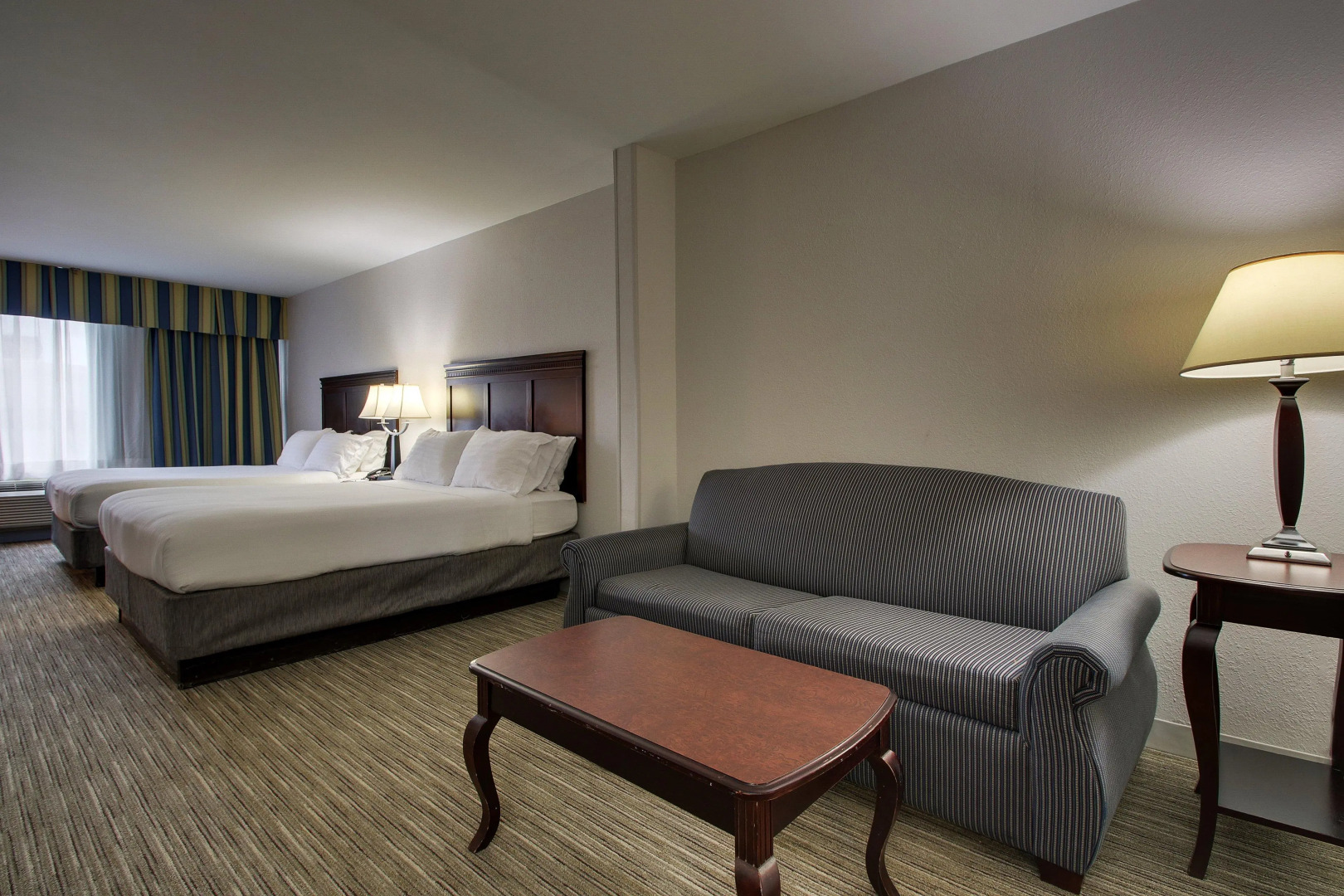 Holiday Inn Express Hotel & Suites Middleboro Raynham by IHG