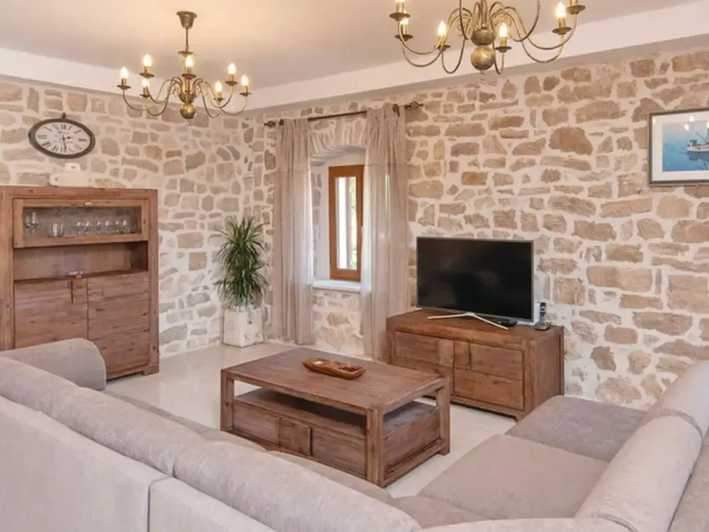 Holiday Home Loviste-three Bedroom Holiday Home With Pool and Sea View