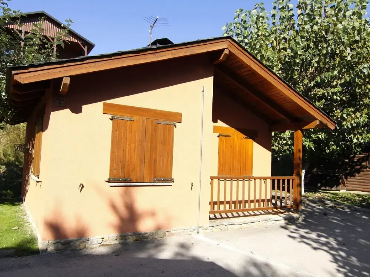 Scenic Bungalow With a Fireplace in the Middle of the Pyrenees