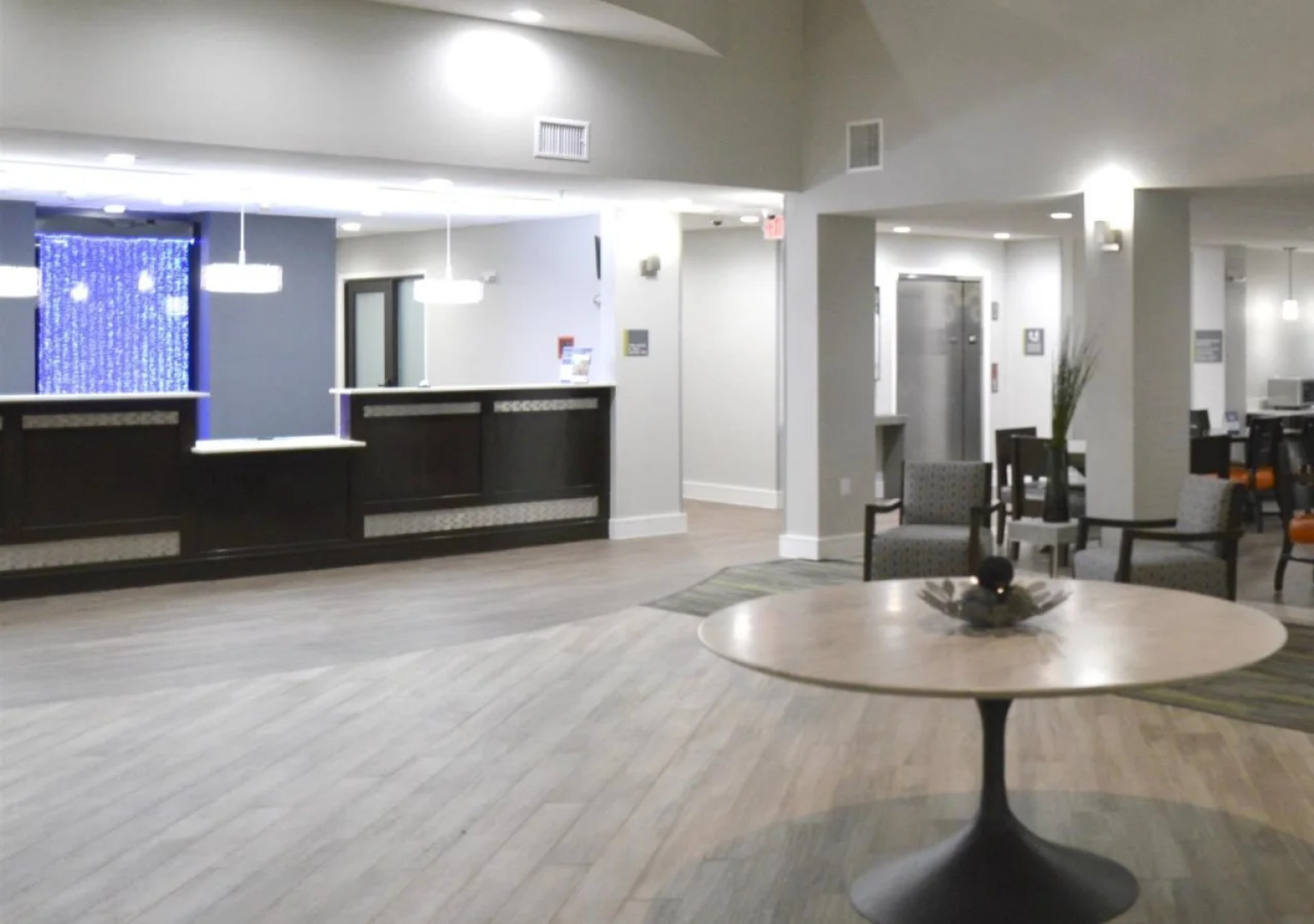 Best Western Plus Bay City Inn & Suites