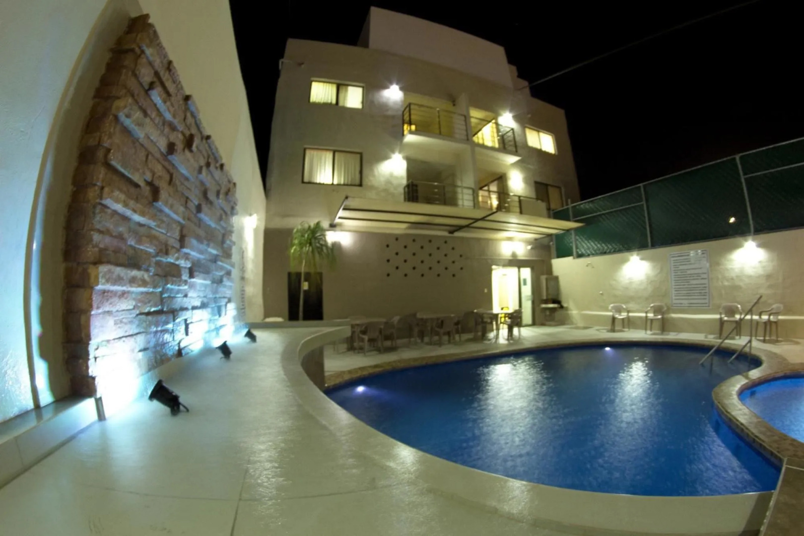 Hotel & Suites Domani