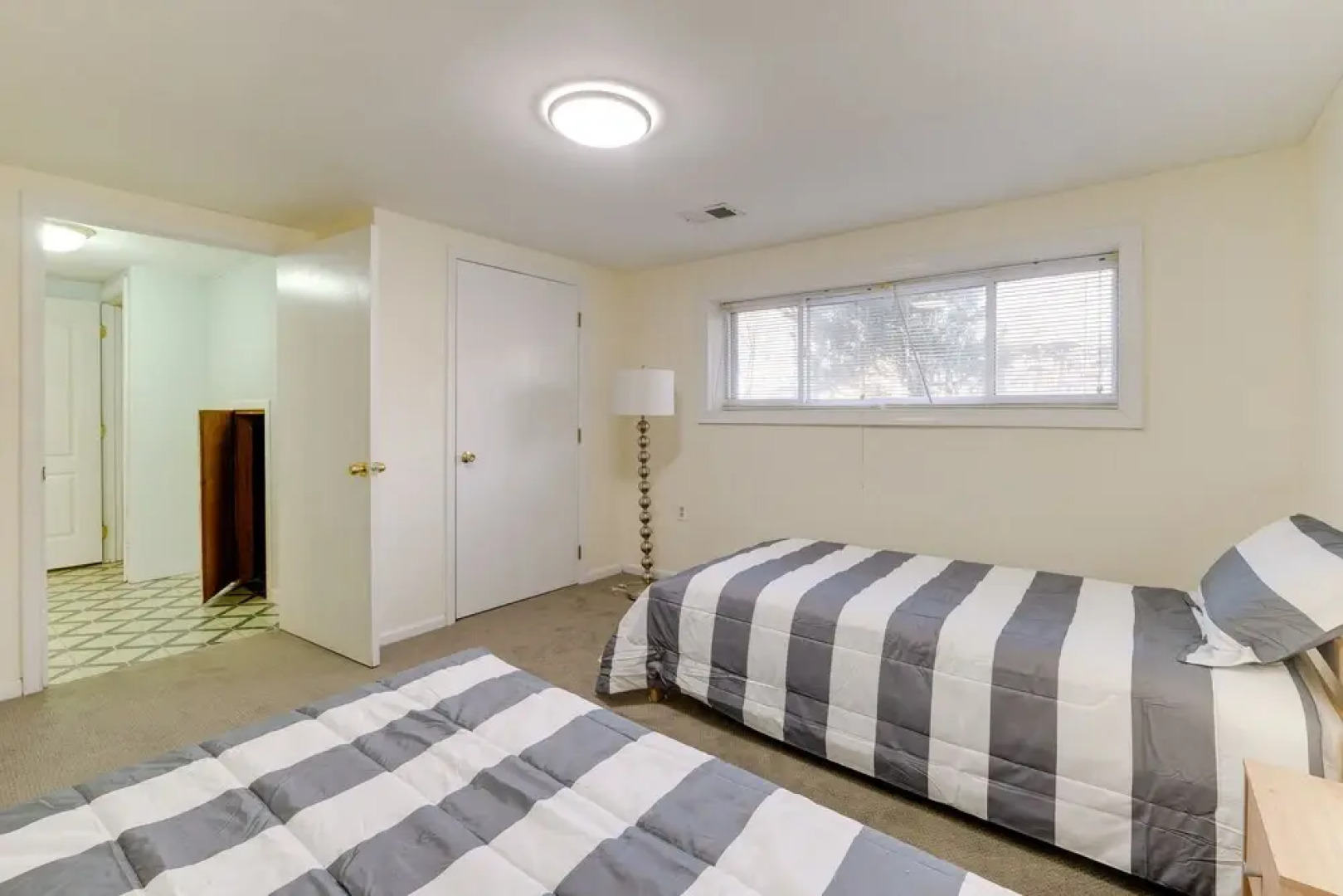 Backyard + Deck: Family-friendly Lorton Home!