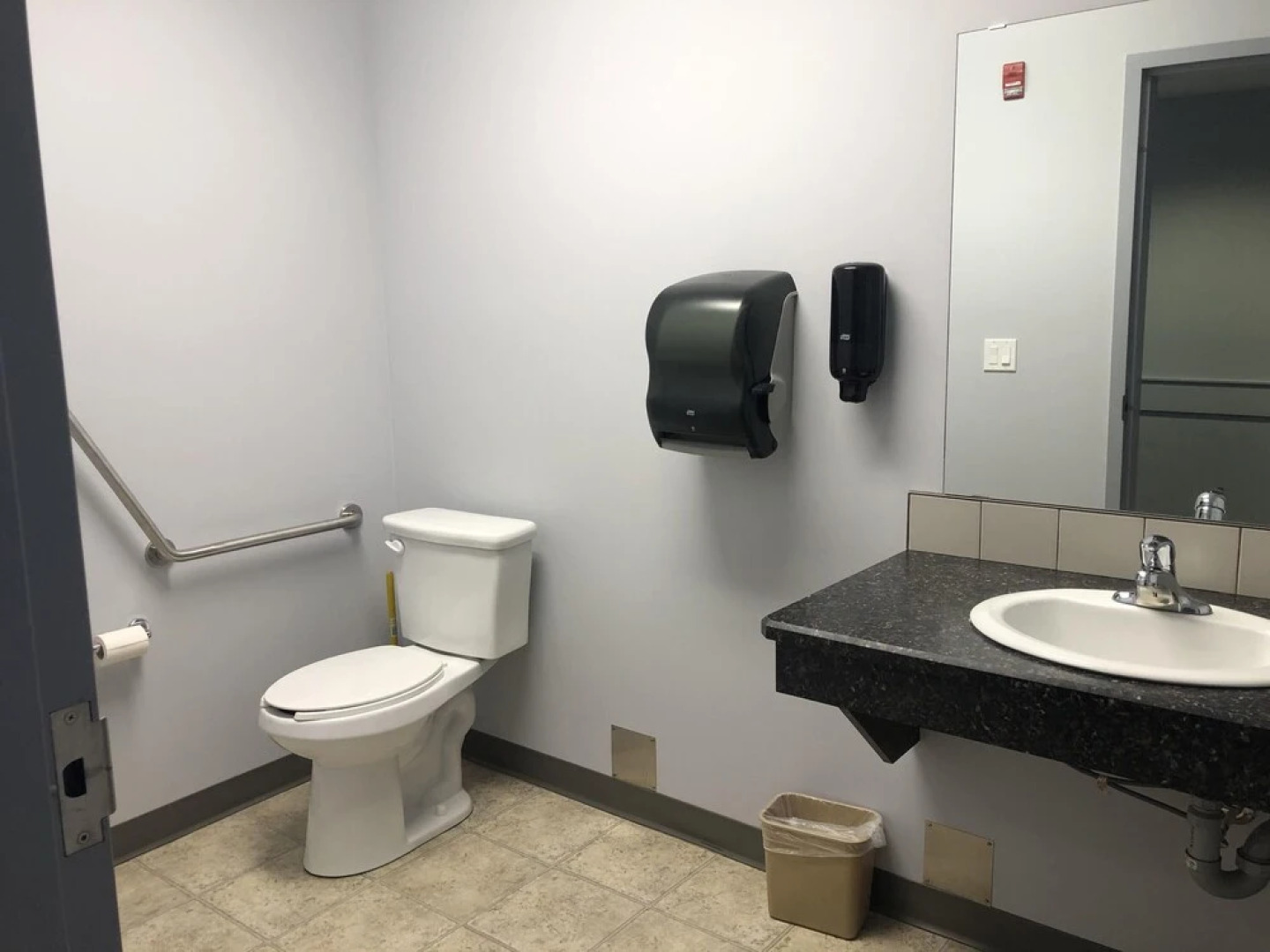 R & R Lakeview in Hardisty