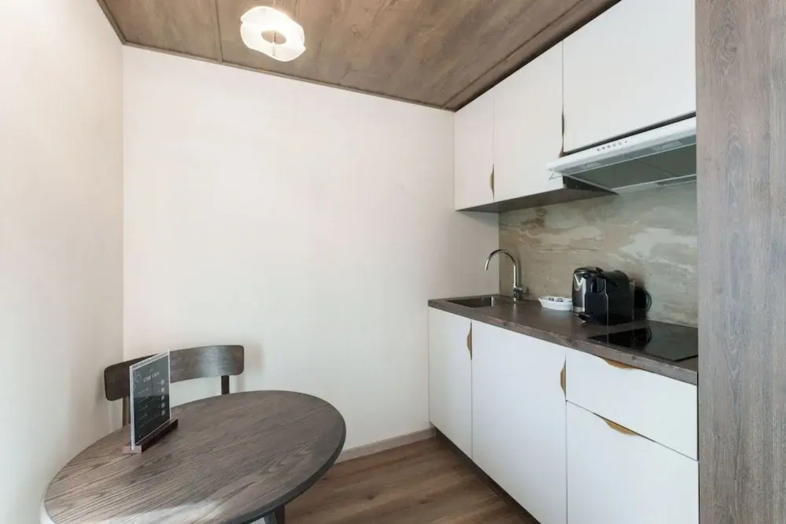 L'Escale Royale Port Ilon Seine Giverny