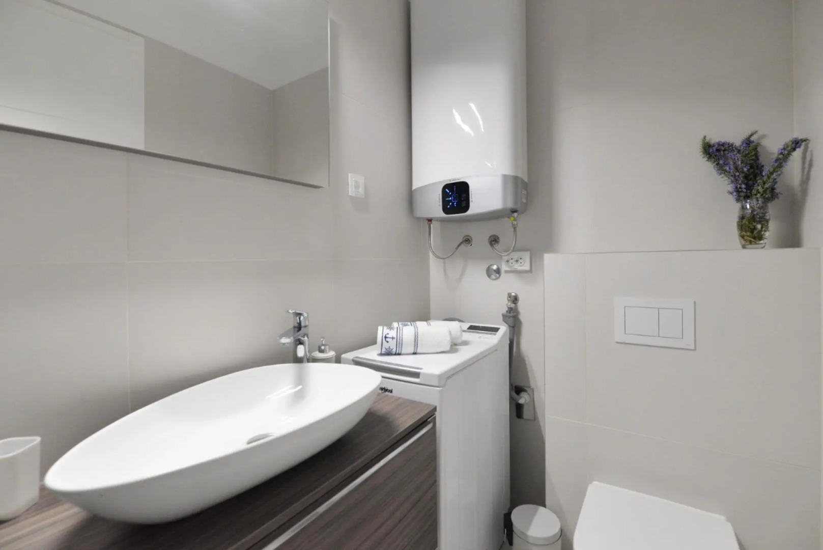 Nata - free parking - A1(4+2)