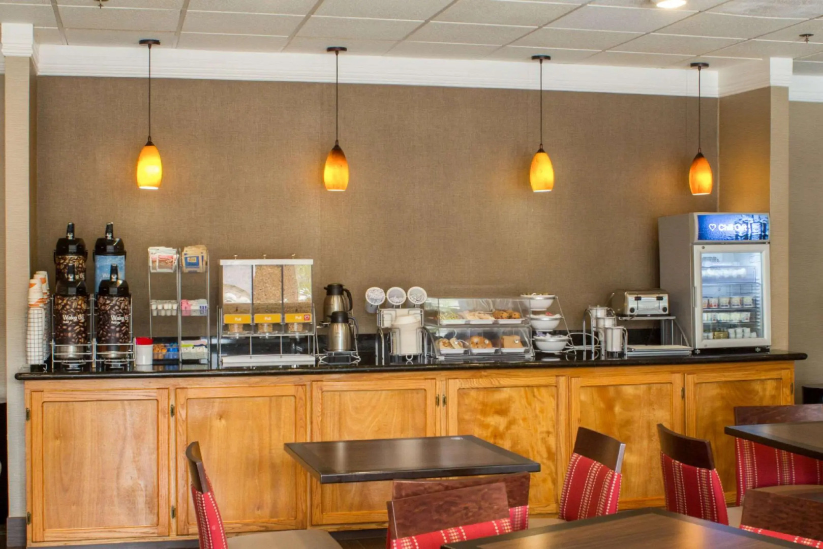 Comfort Suites Visalia Convention Center