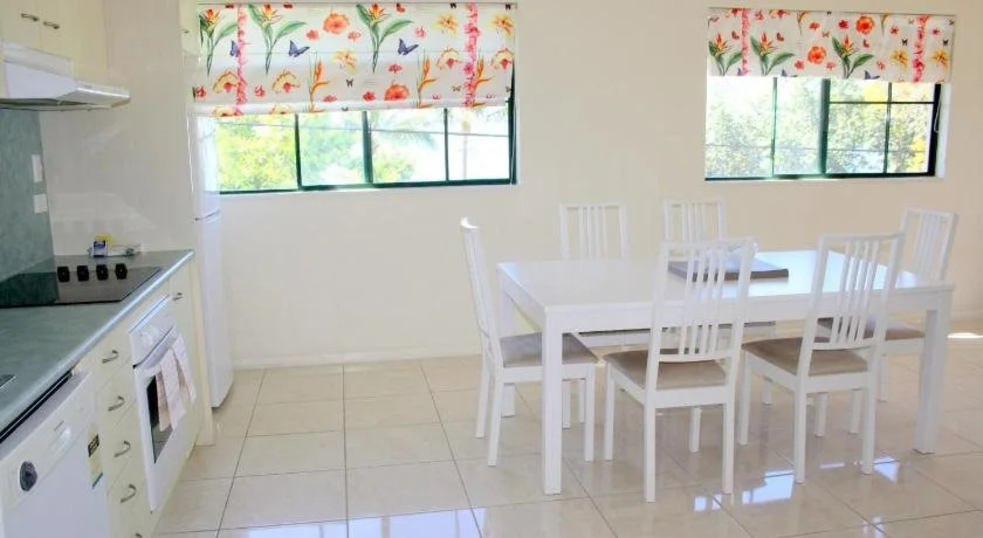 Magnetic Sunsets Resort