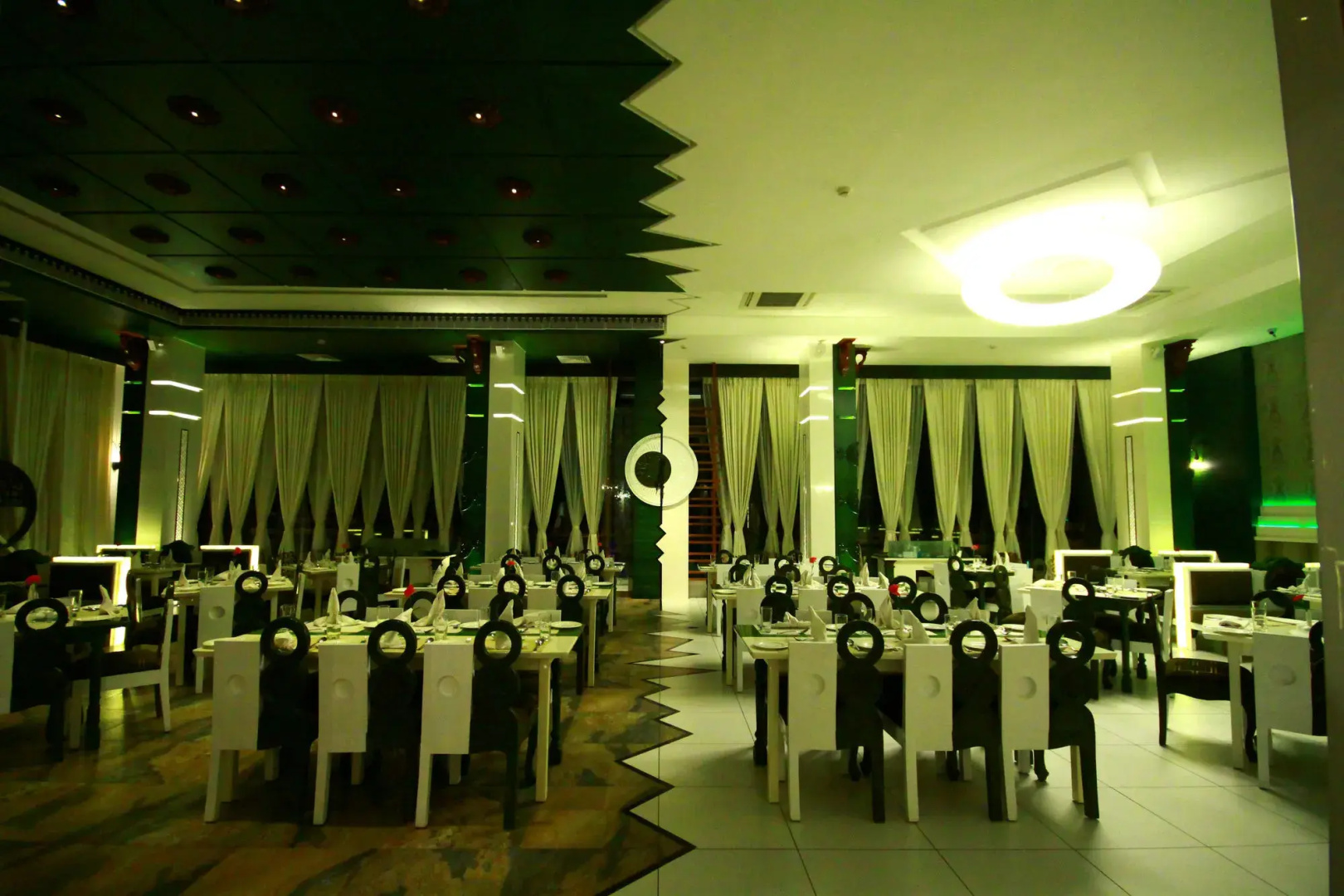 Hotel Holiday Resort