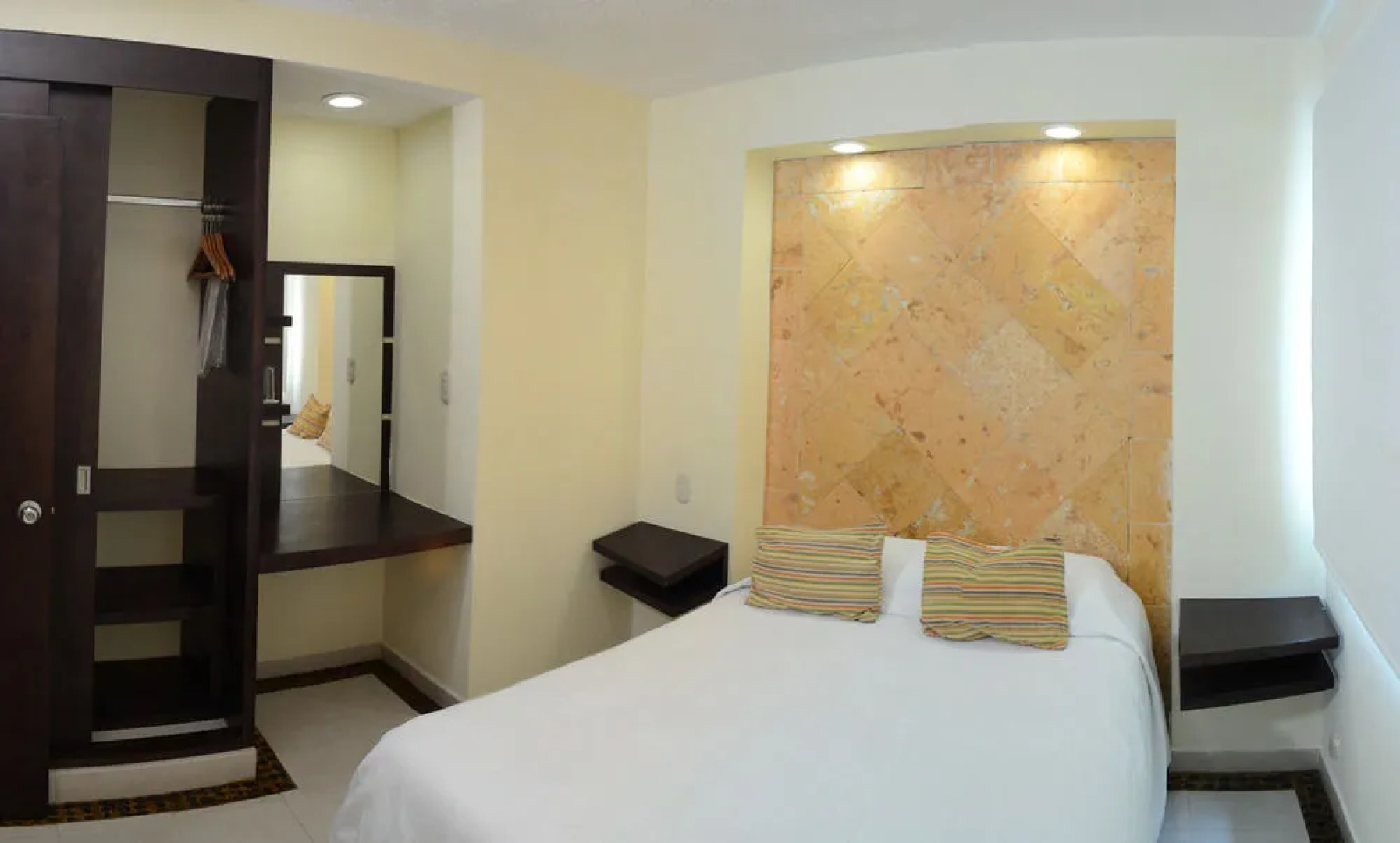 Angeles Suites Hotel