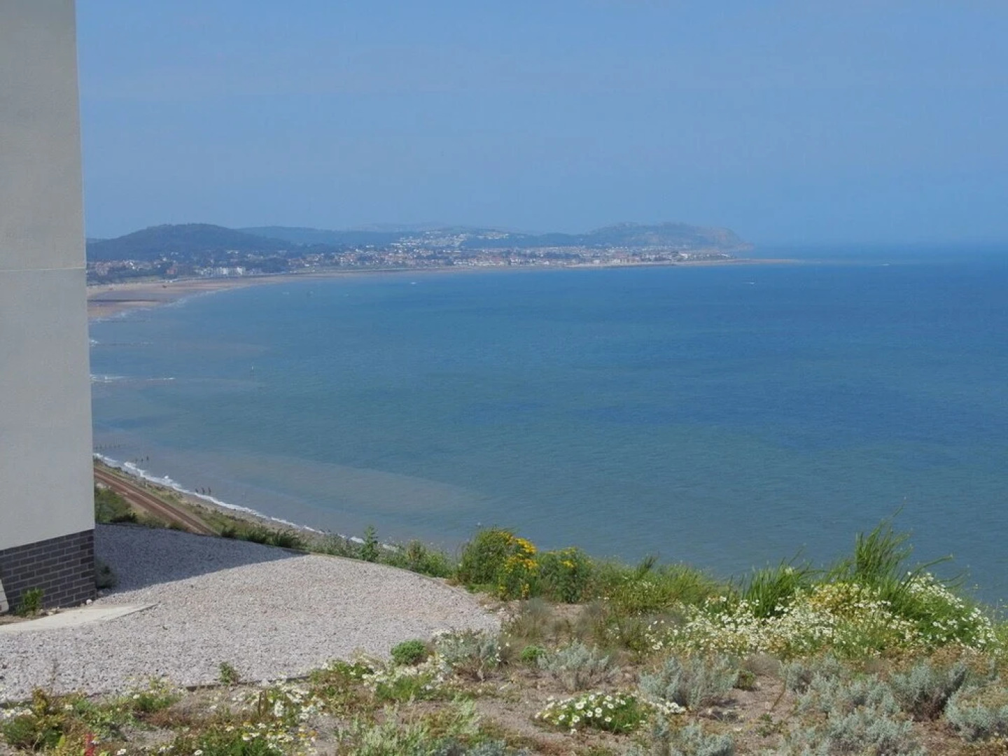 Impeccable Modern Two Bed House in Colwyn Bay