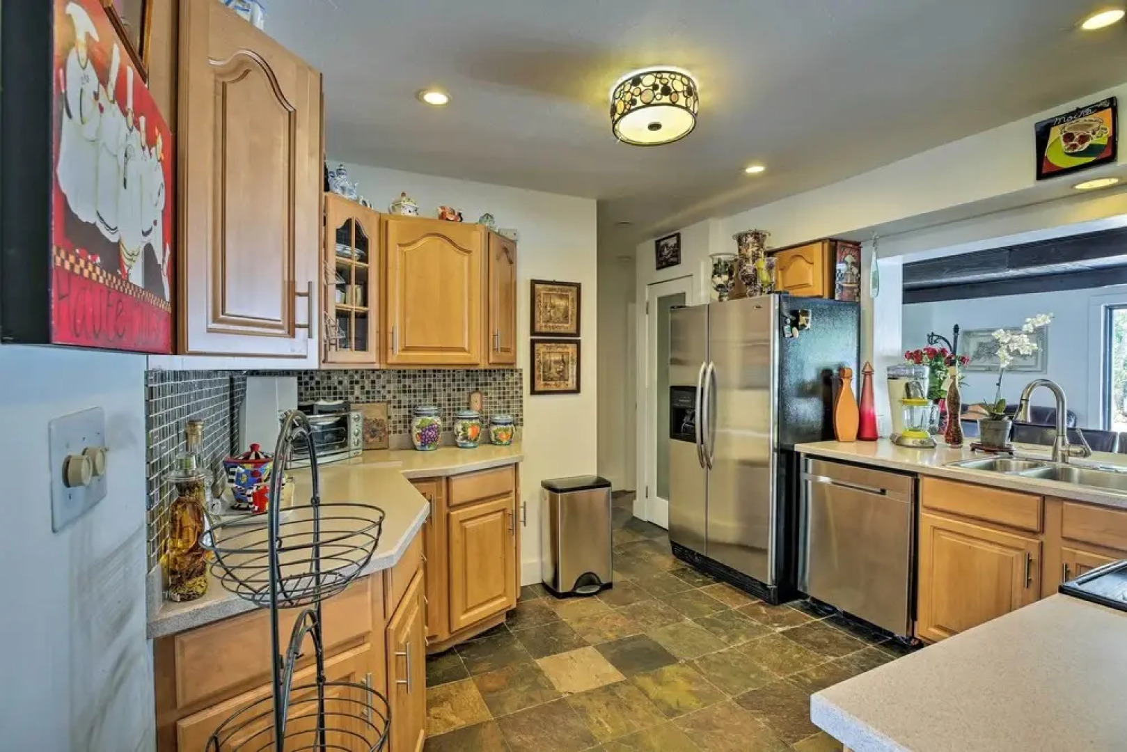 Pet-friendly Oasis w/ Deck & Fire Pit in Bokeelia!