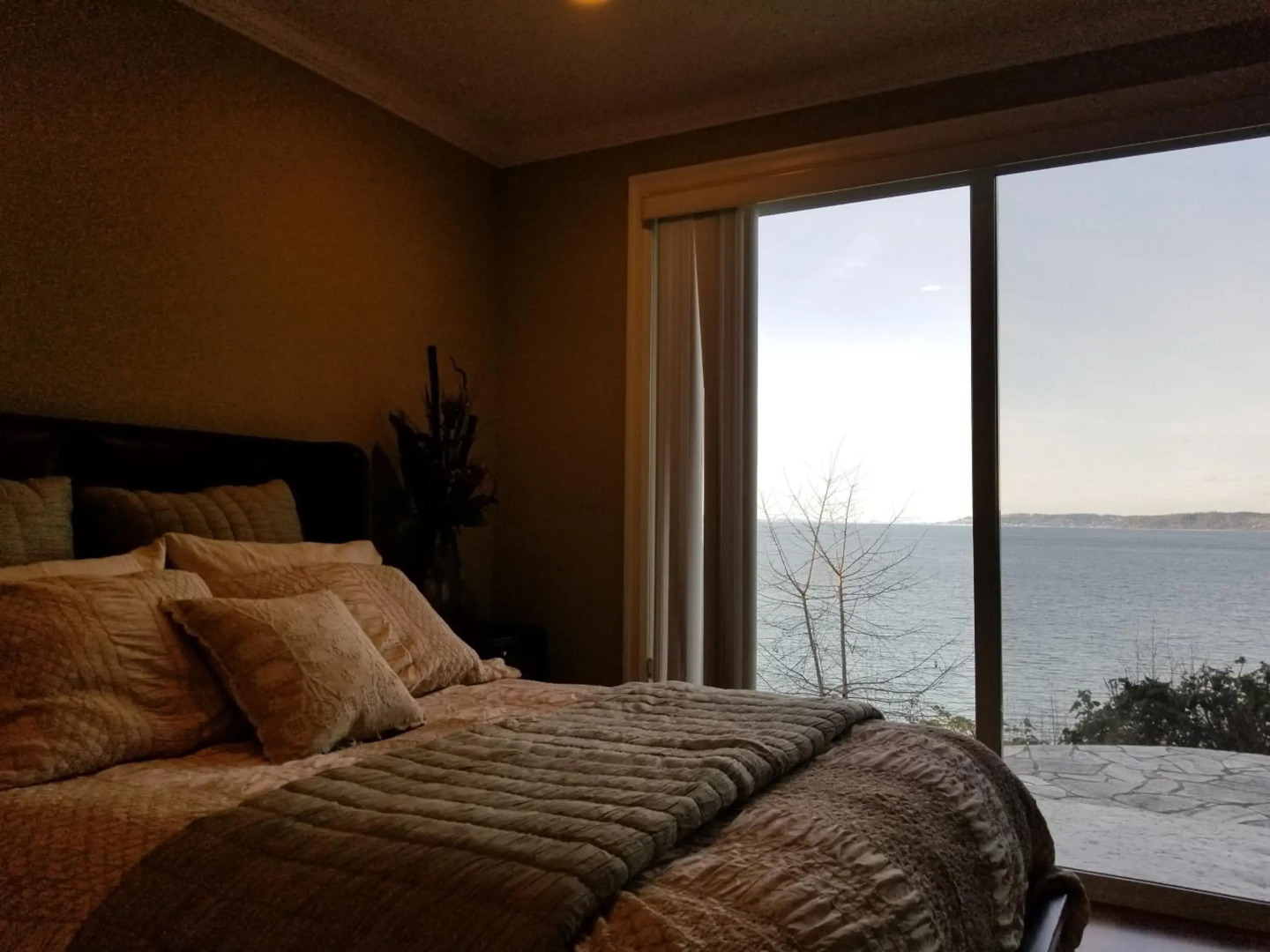 Redondo waterfront house with a private room