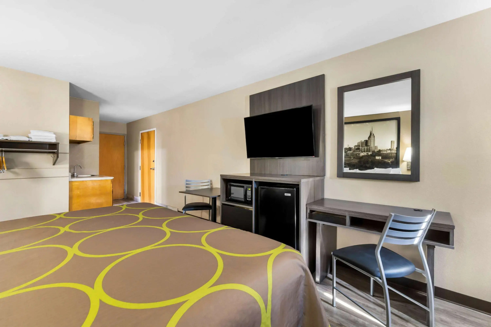 Super 8 by Wyndham Dickson