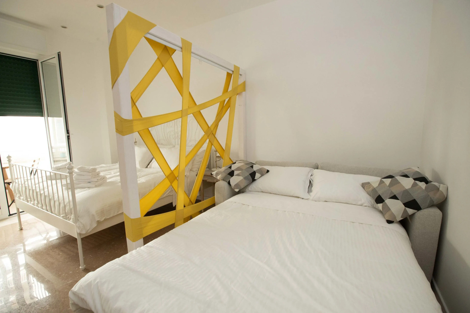 Abstract Apartment M84