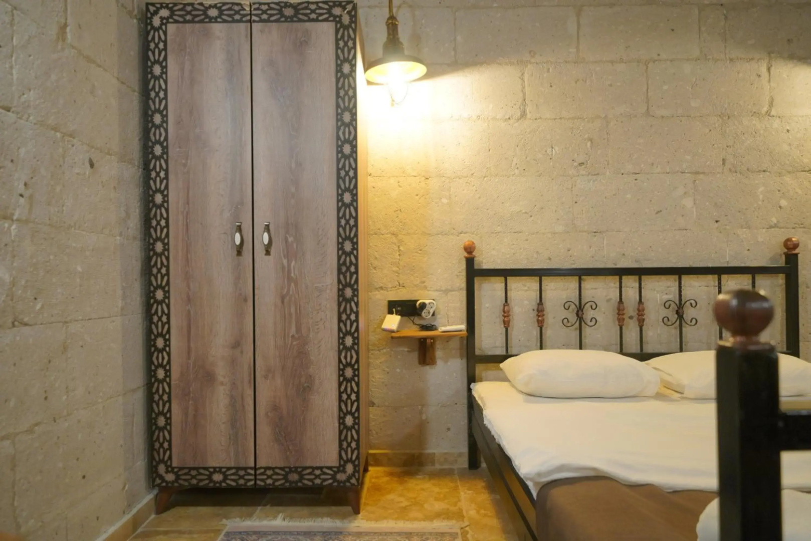 Megaron Cave Hotel
