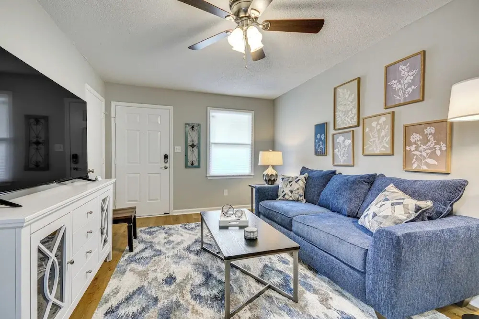 High Point Townhome w/ Patio, 1 Mi to Main Street!