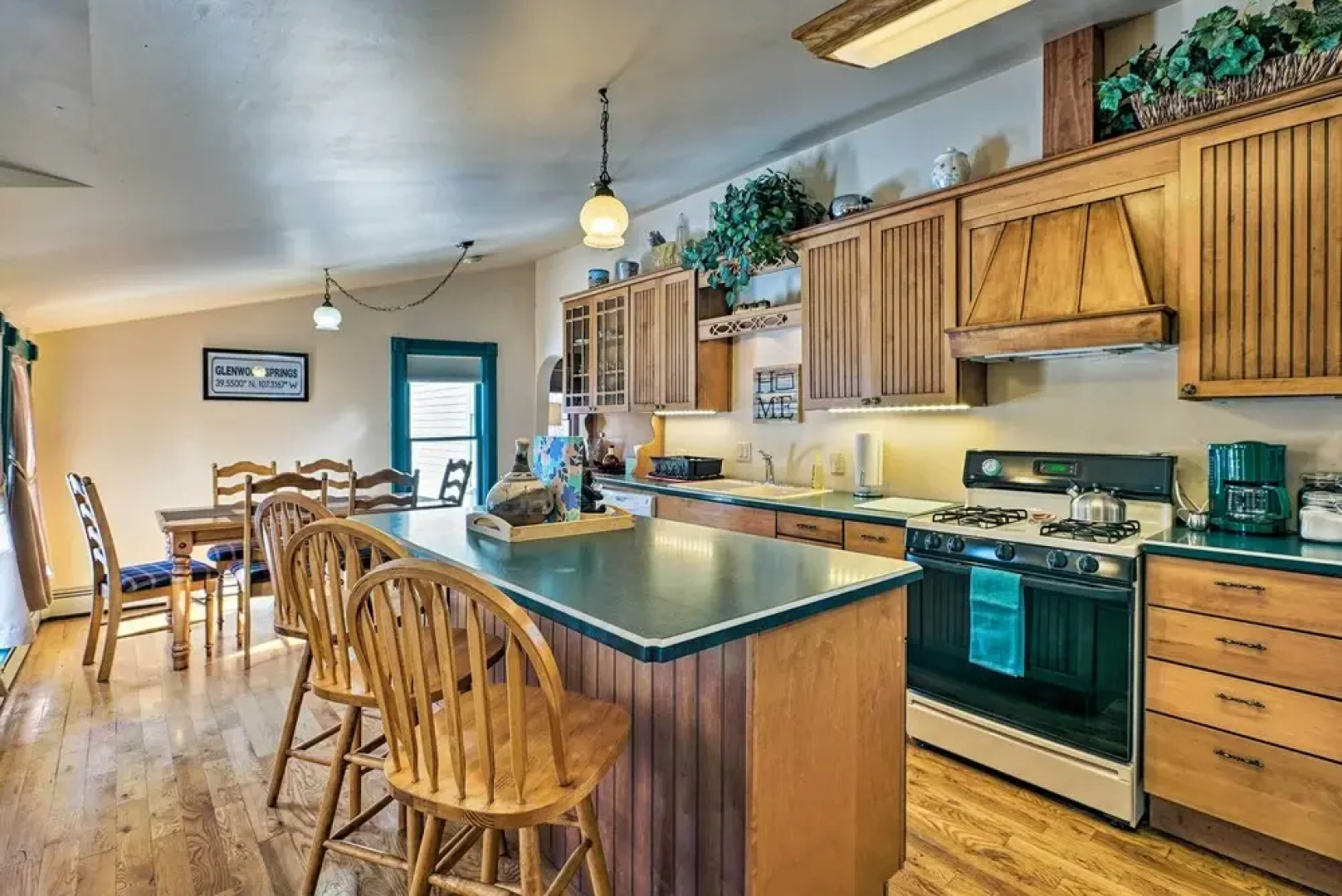 'victory Victorian House' - Walk to Dtwn Glenwood!