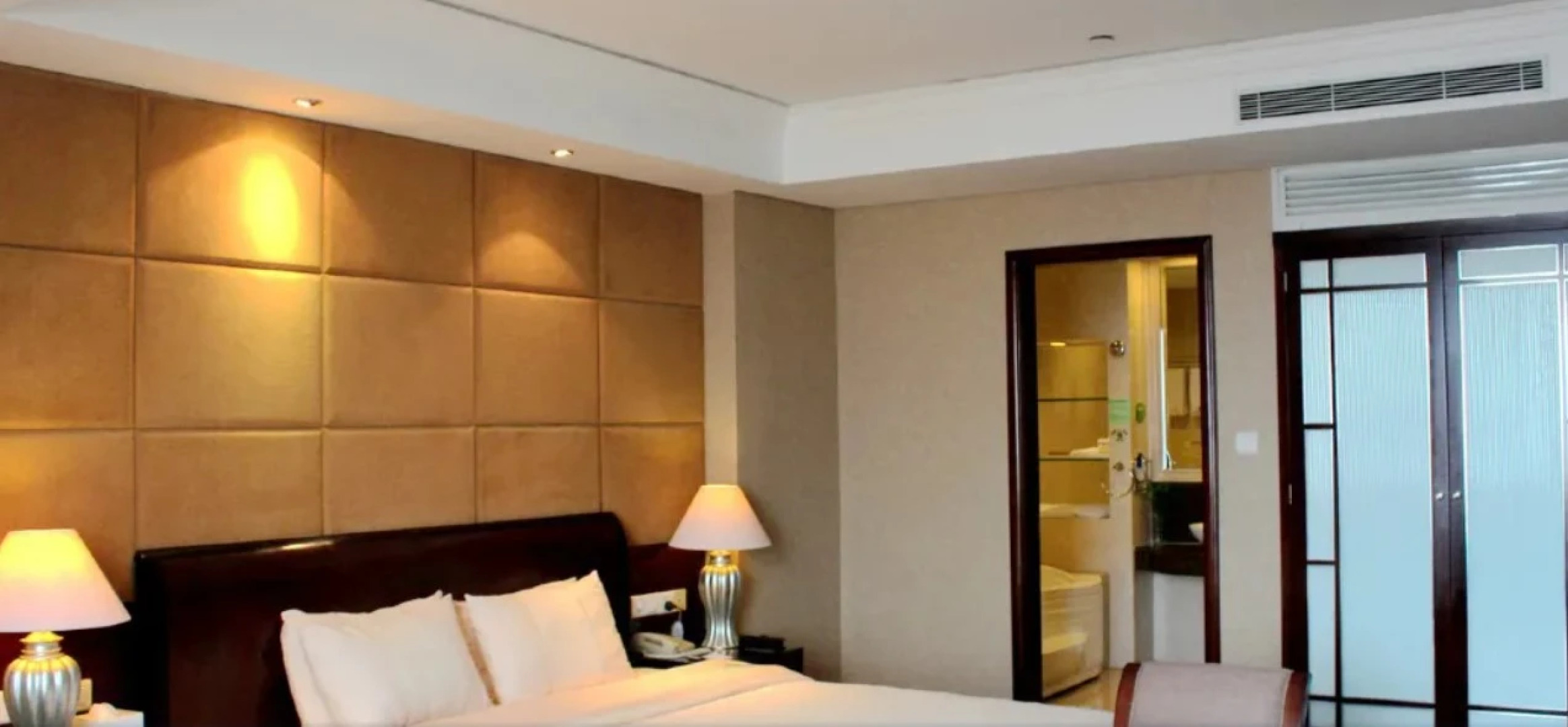 Chinflux Mandarin Hotel