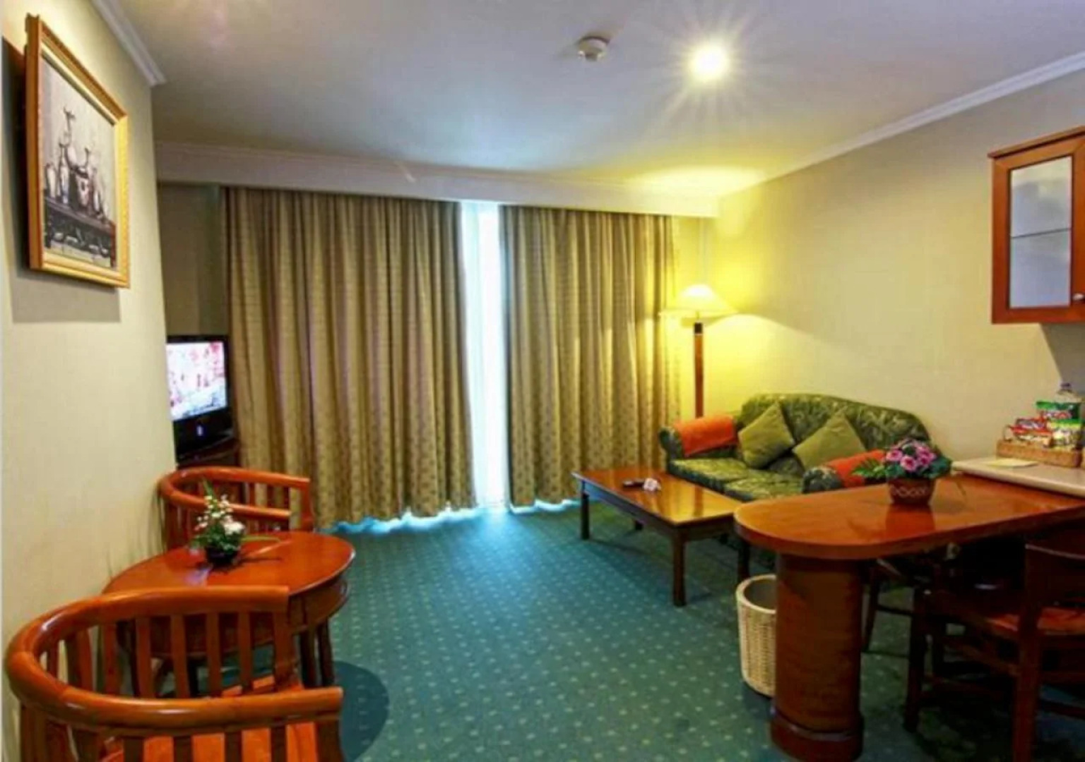 Grand Arkenso Parkview Hotel