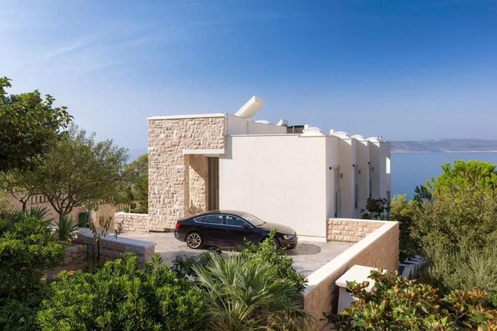 Luxury Seafront Villa Brela Pride with private heated pool at the beach in Brela - Baska Voda