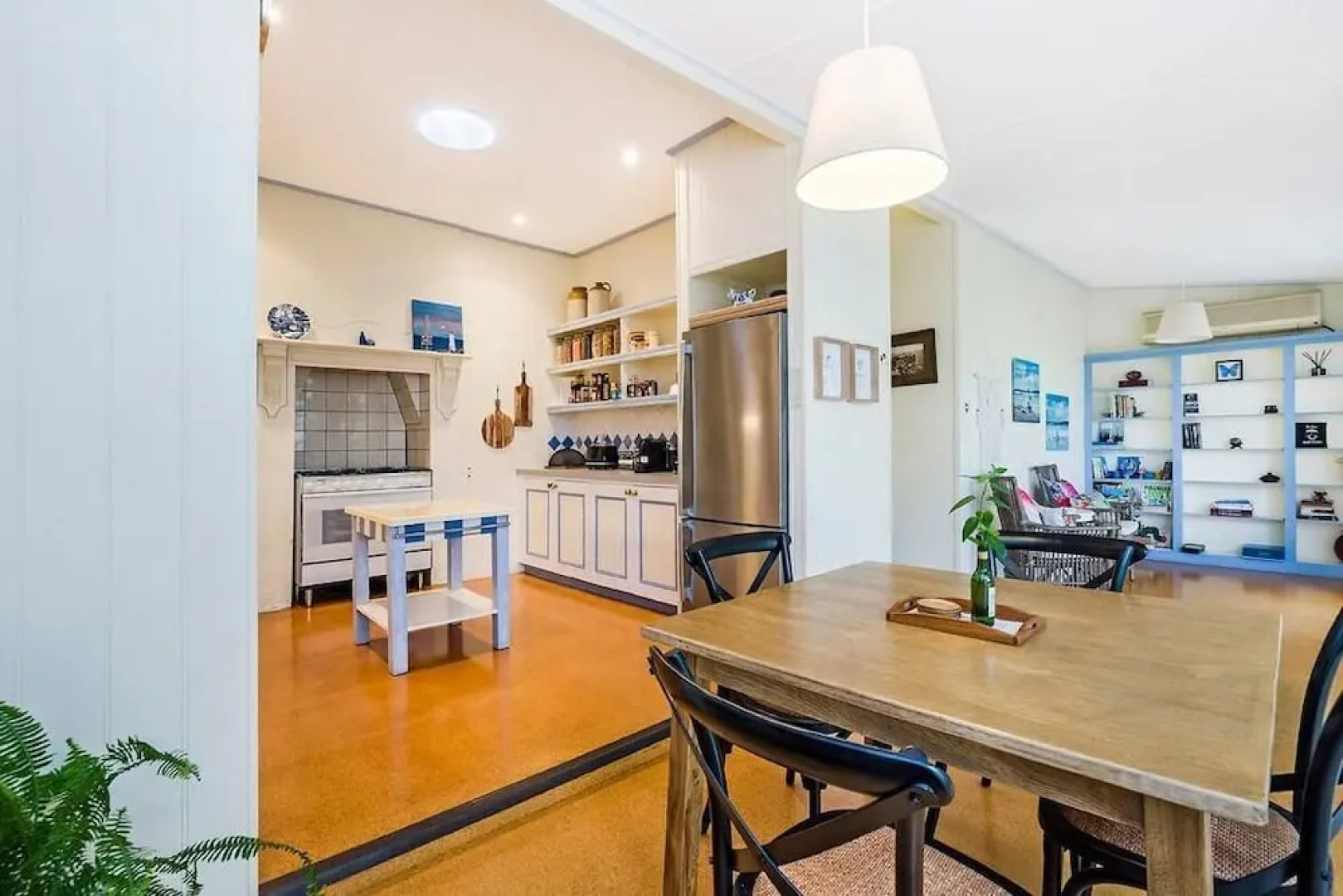 Edge 17 River Cottage & Waterfront Apartment