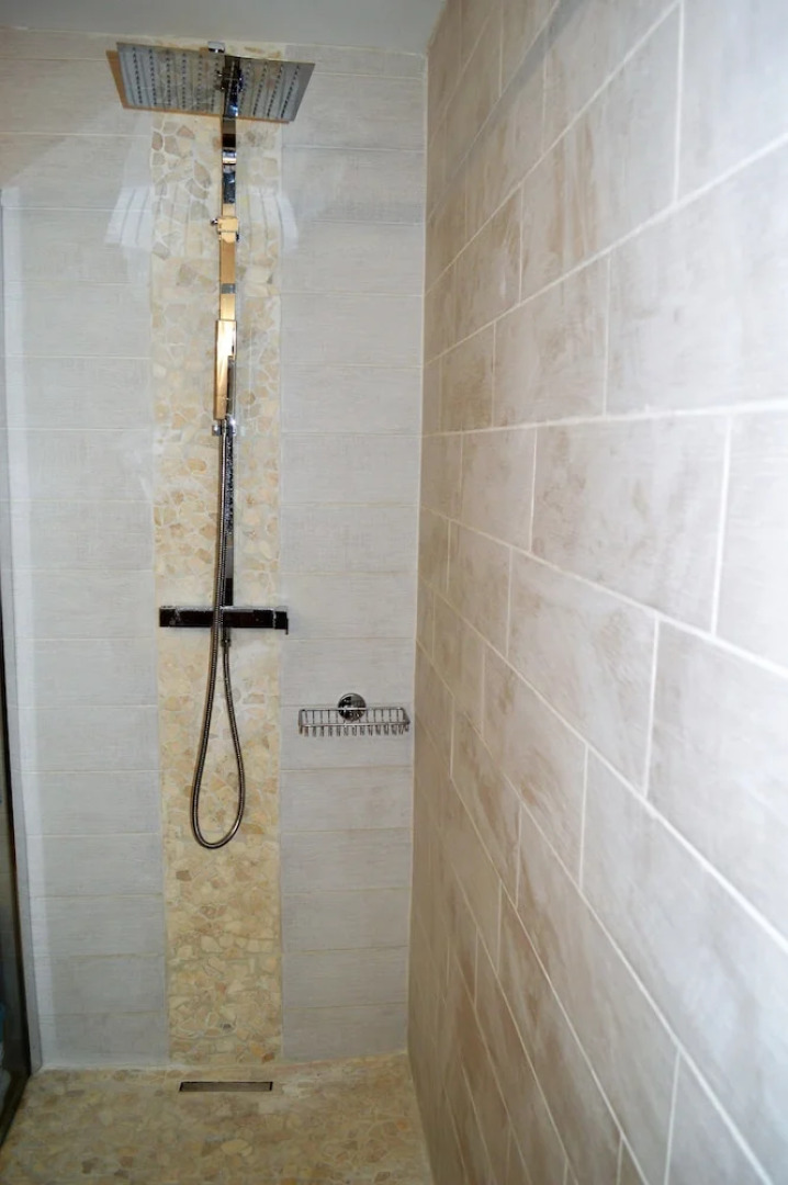 Villa La Terre Des Lauriers B&B