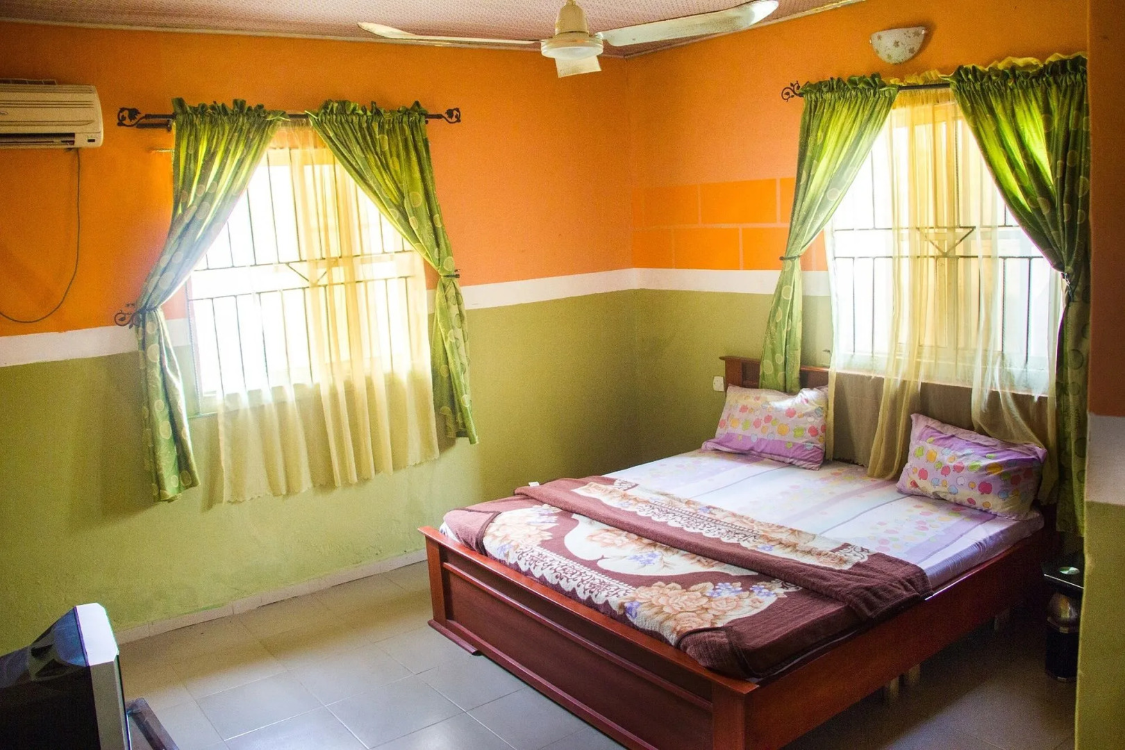 Exclusive Relaxation Place & Bar