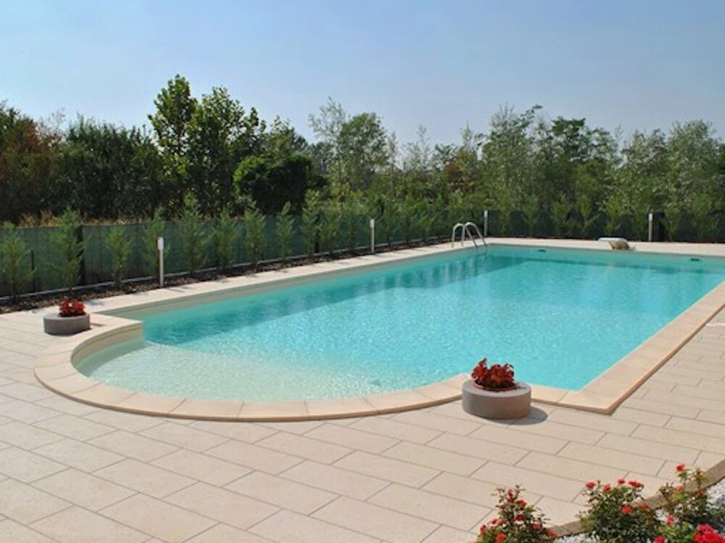 Beautiful Villa With Private Swimming Pool and Close to the sea