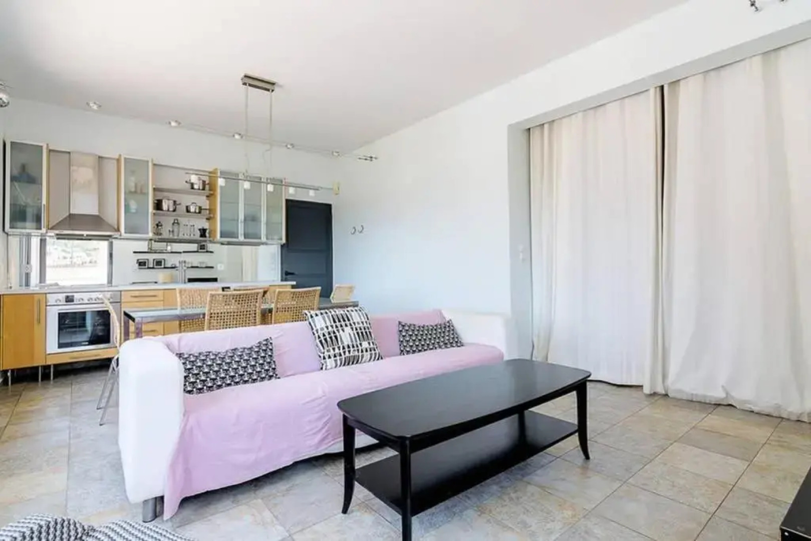 1bedroom house in the city center with great view