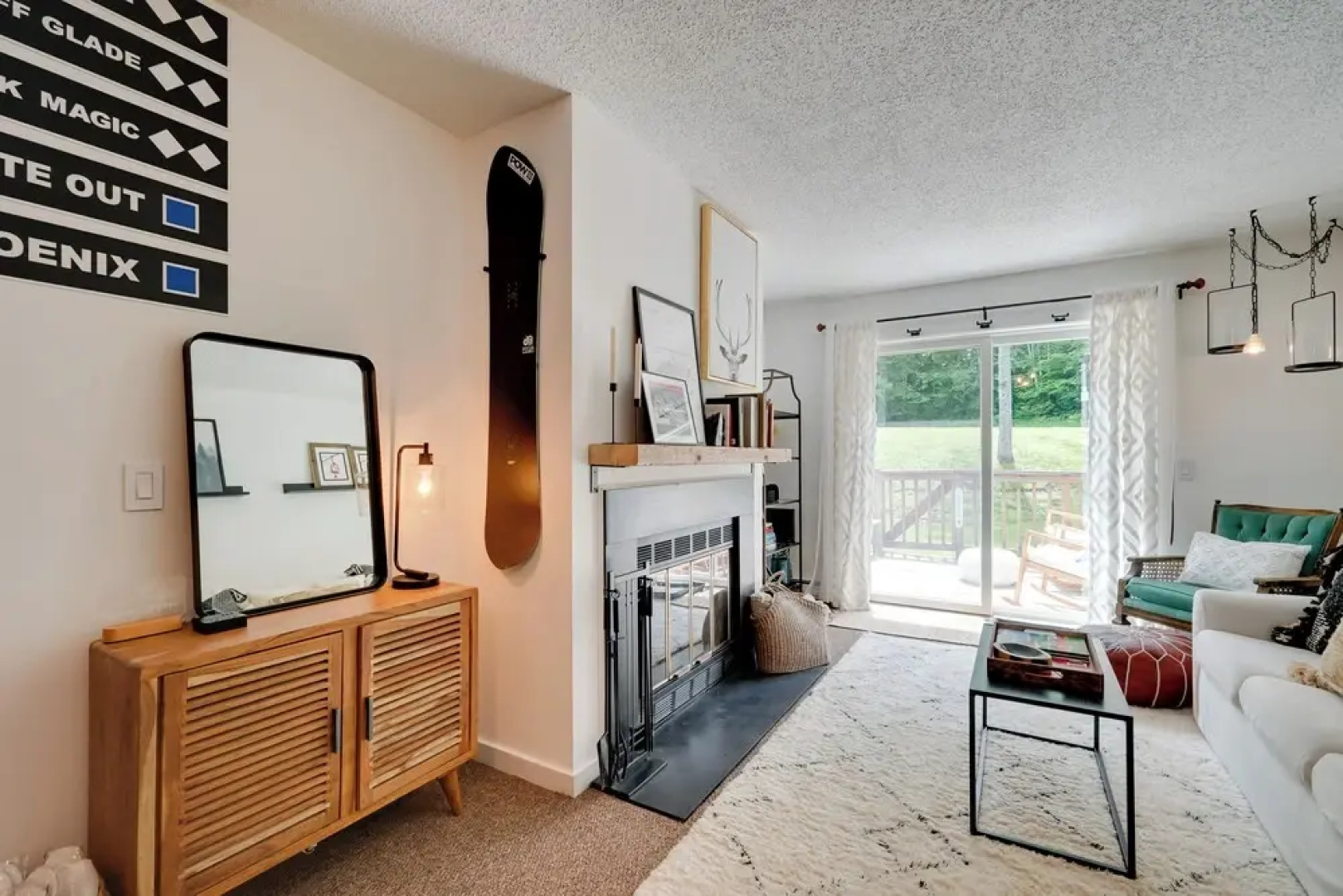 Ski-in/ski-out Magic Mountain Condo w/ Deck!