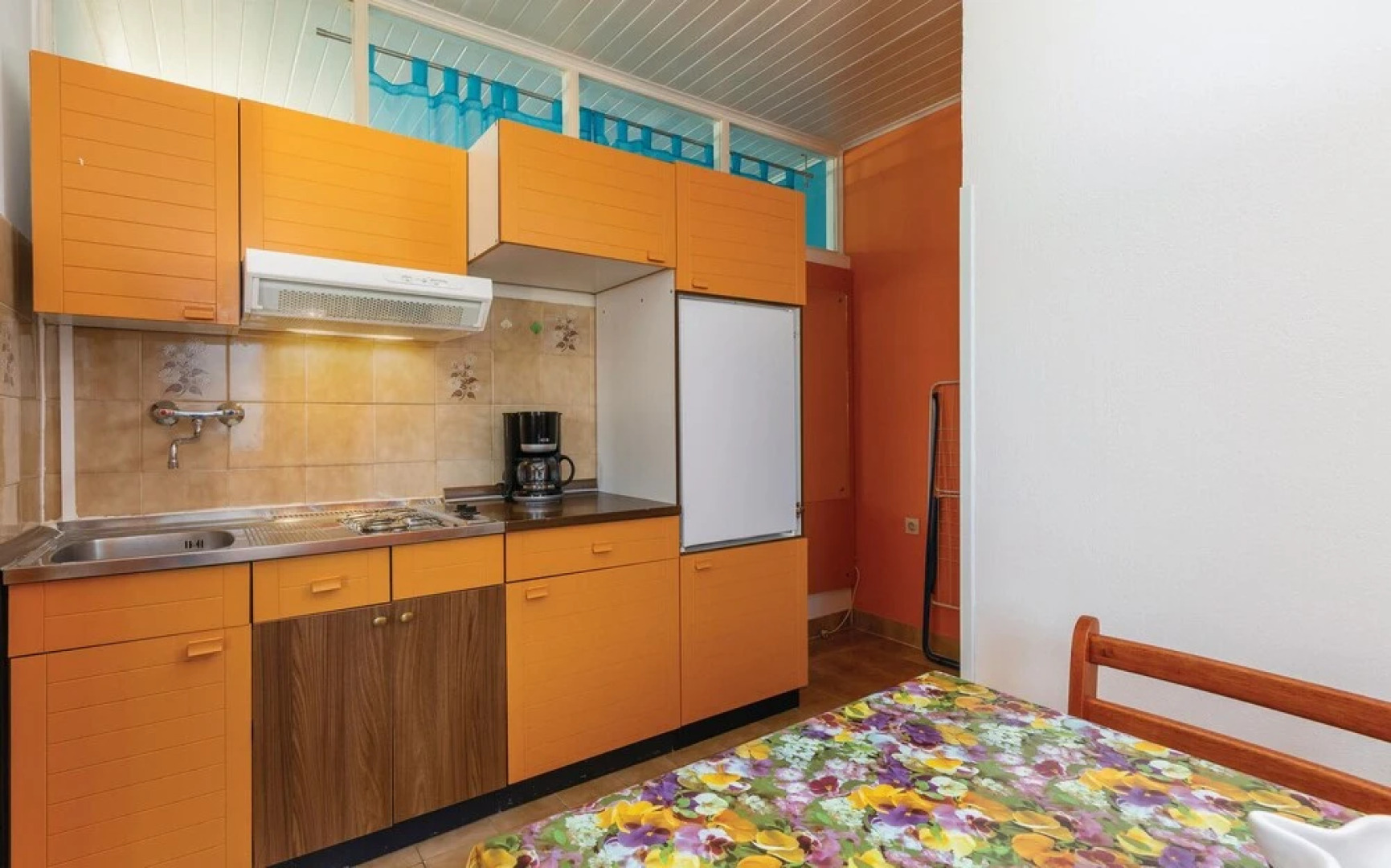 Stunning Home in Tar With Wifi and 4 Bedrooms