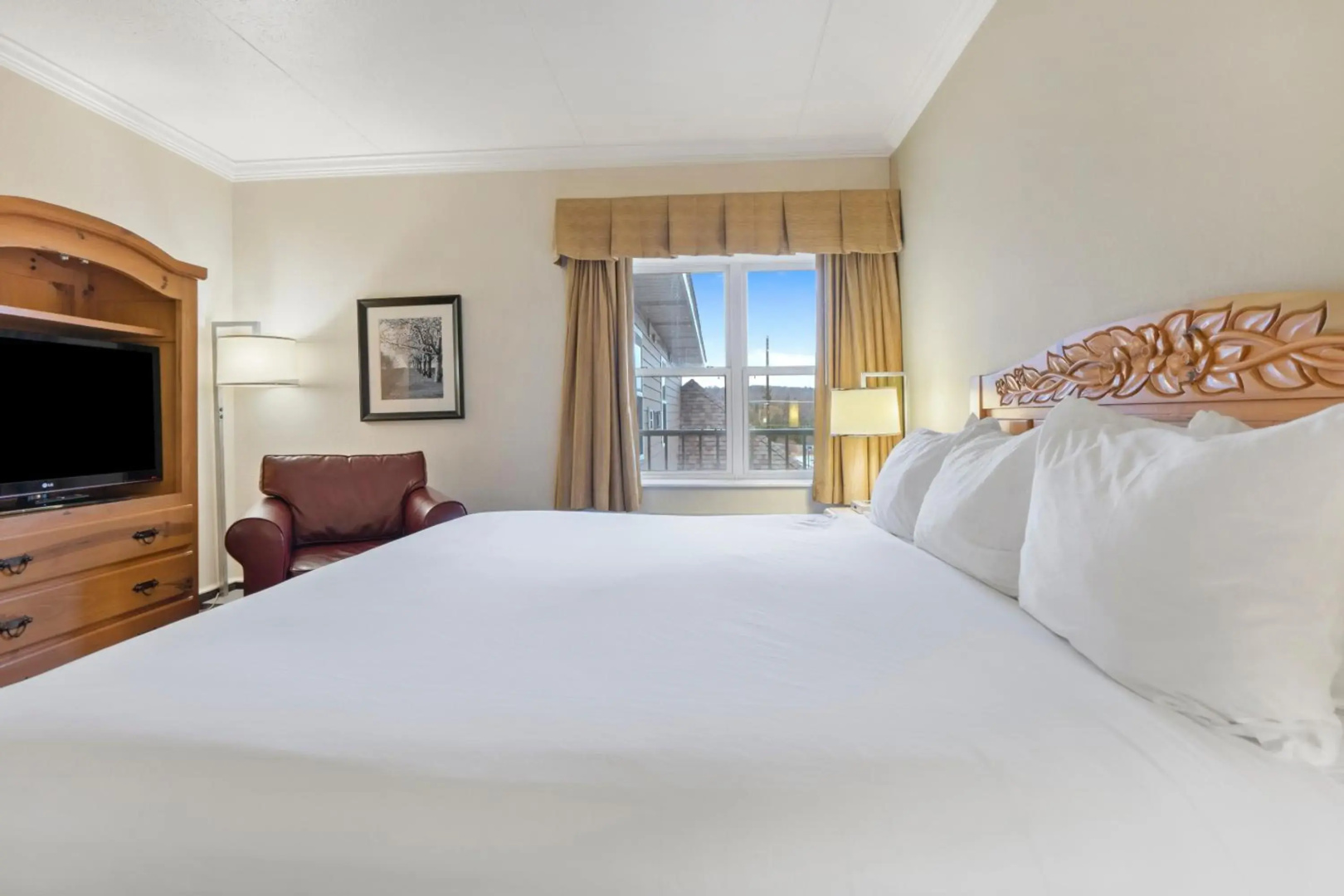Cherry Tree Inn & Suites