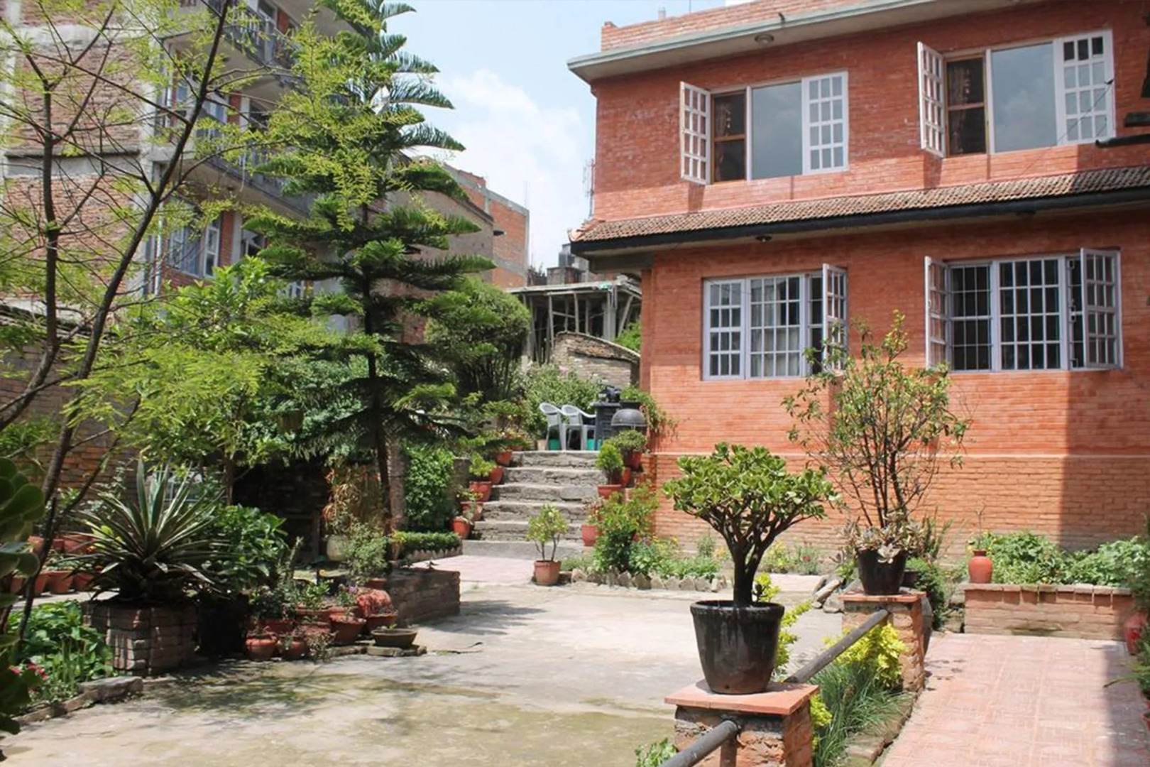 Pradhan House Homestay with Garden