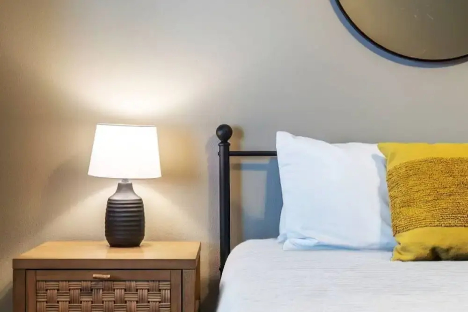 West Des Moines- Garage Gym Pool Jordan Creek