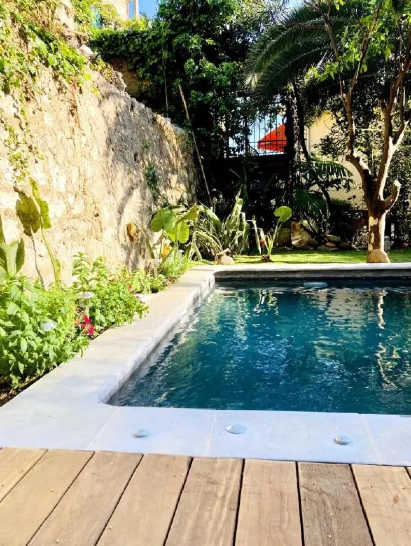 Appartement lumineux avec terrasse jardin et accès piscine