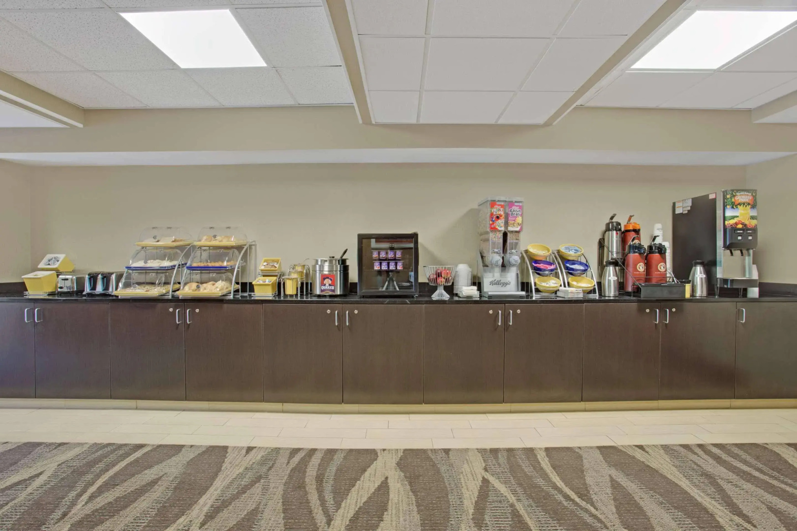 Red Roof Inn & Suites Newburgh – Stewart Airport/ West Point
