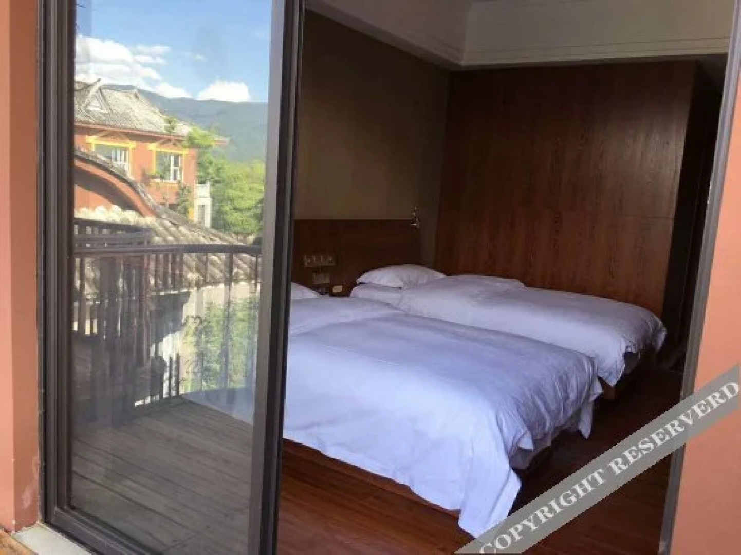 Phoenix Hot Spring Holiday Hotel