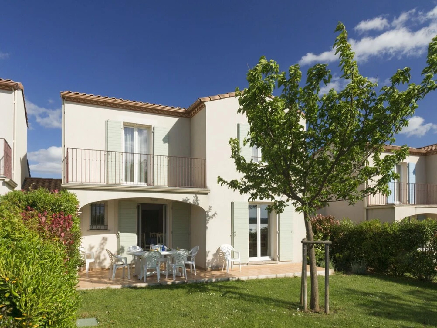 Attached House With Terrace or Loggia Located in Languedoc
