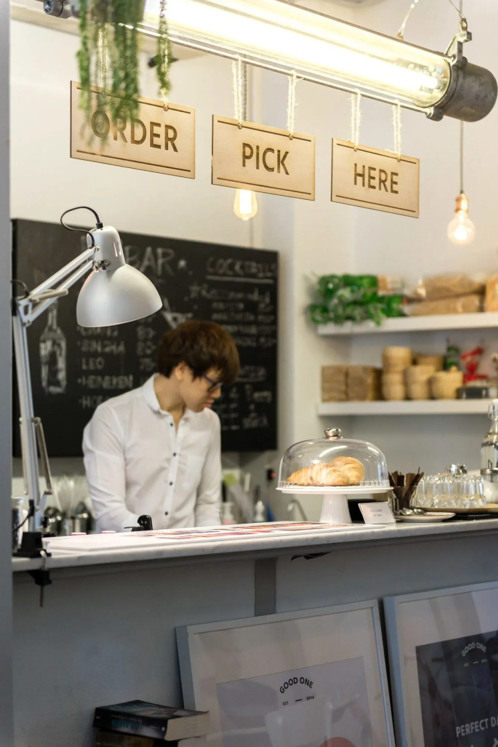 Good One Poshtel & Café Bar