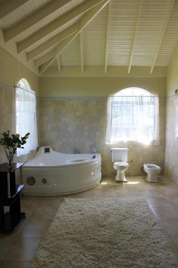 Retreat Guesthouse Luxury Suites