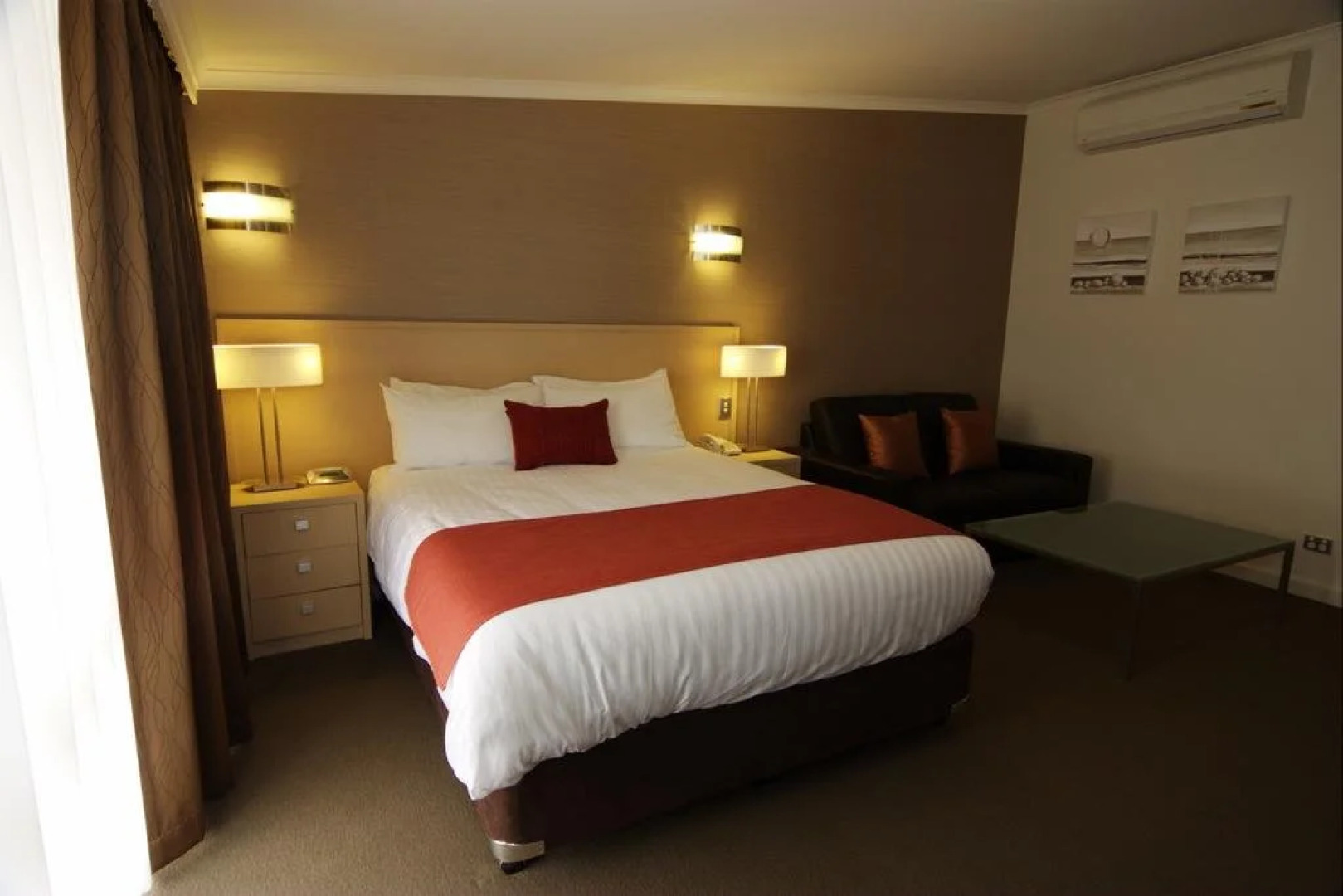 Largs Pier Hotel Motel