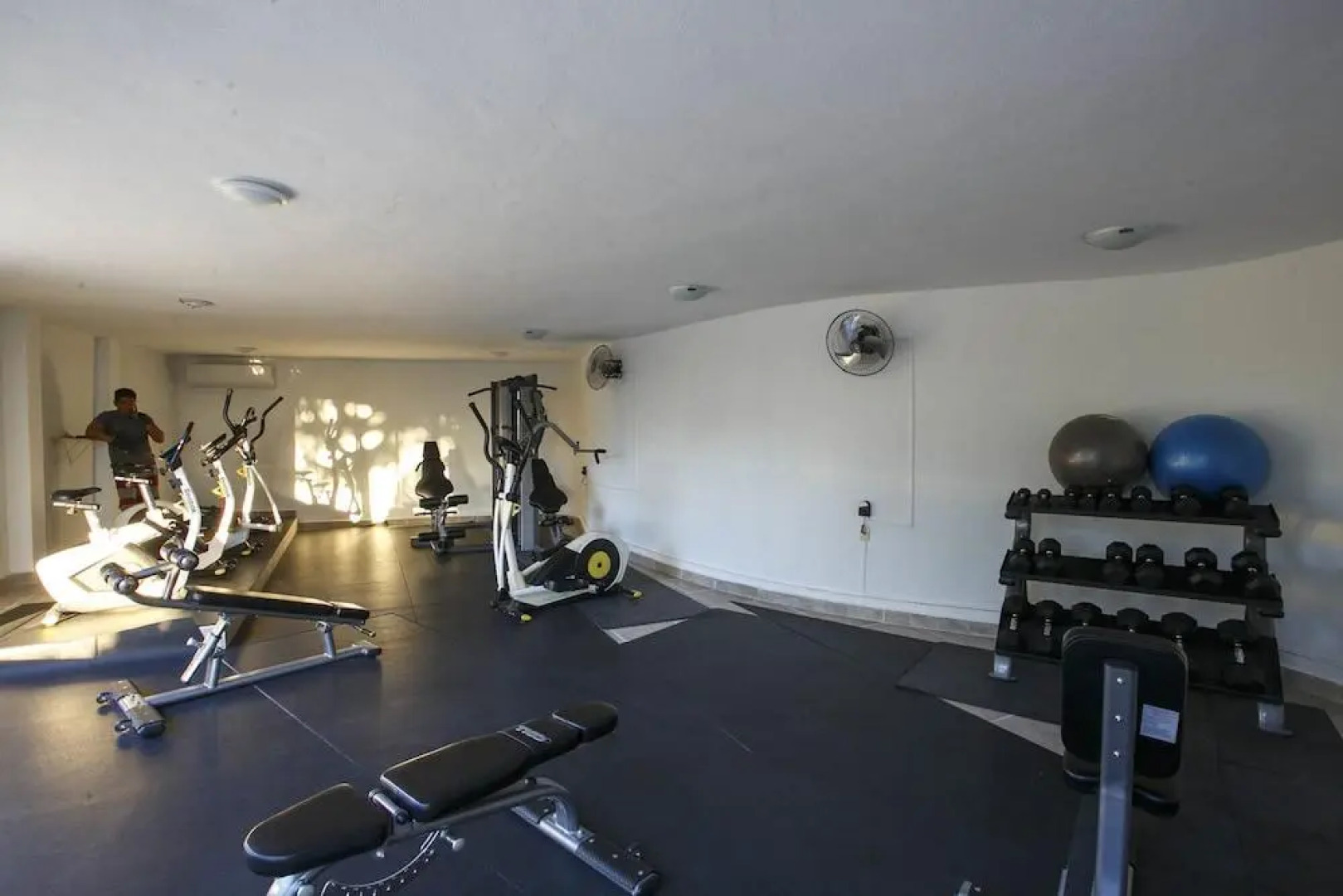 Los Amores 12 3 BR by Casago