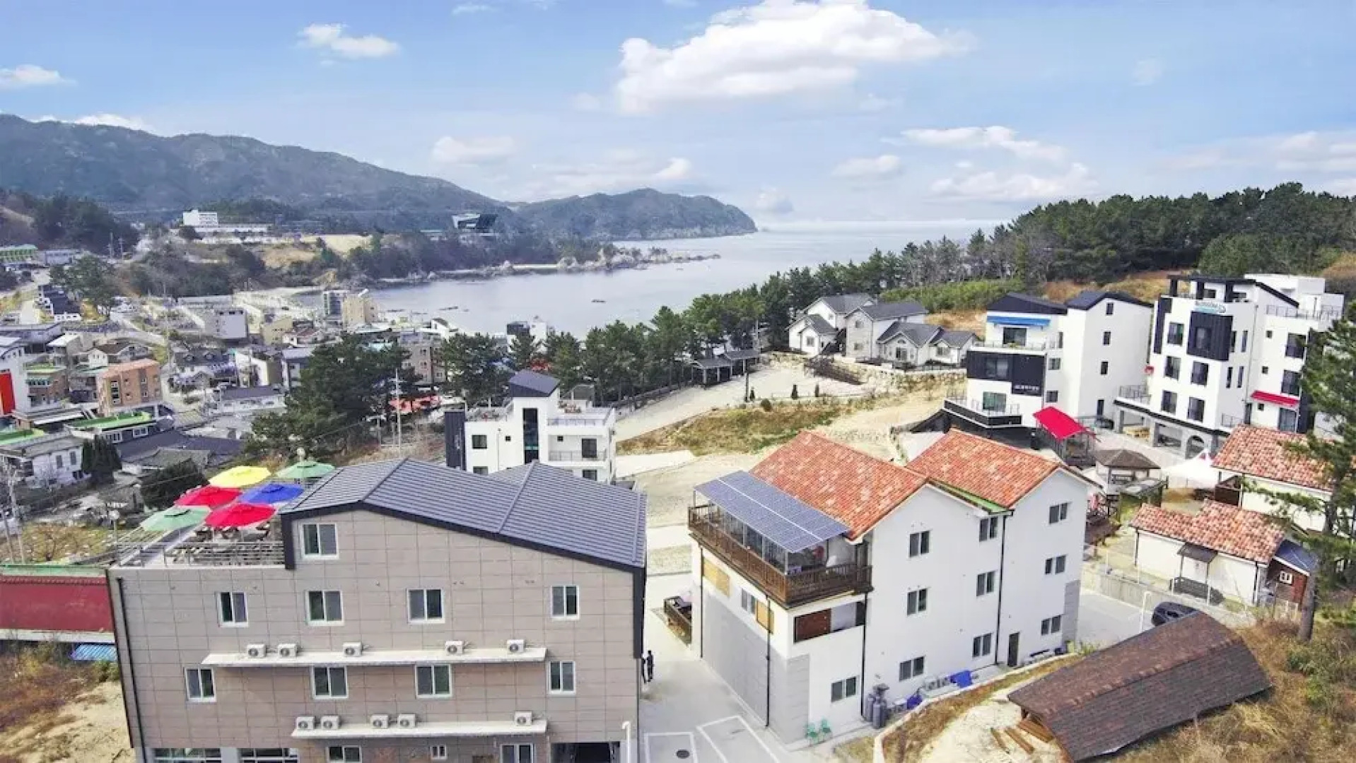 Janghohang J Story Spa Pension