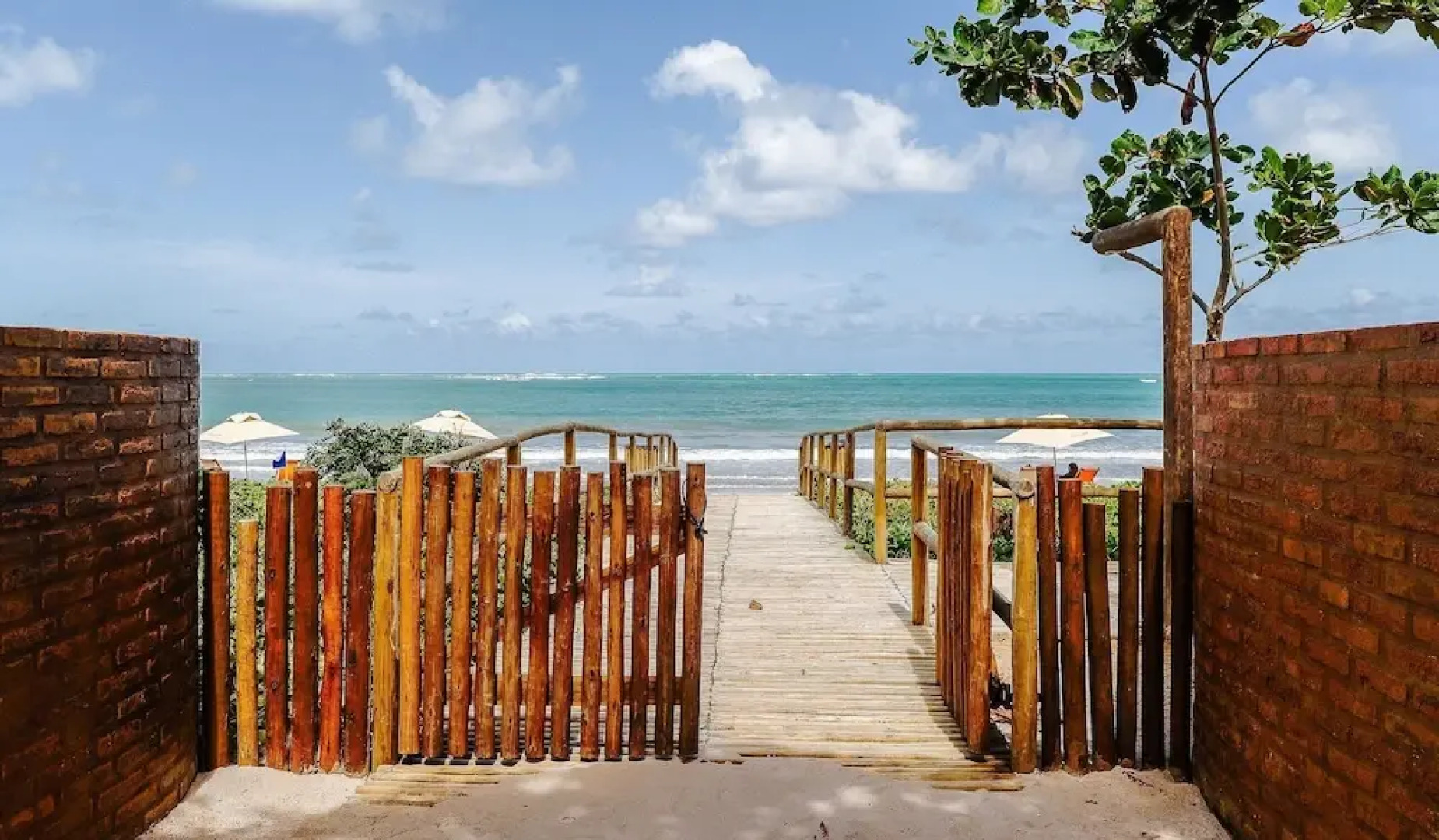 House With Pool at Praia do Marceneiro Nluh0008