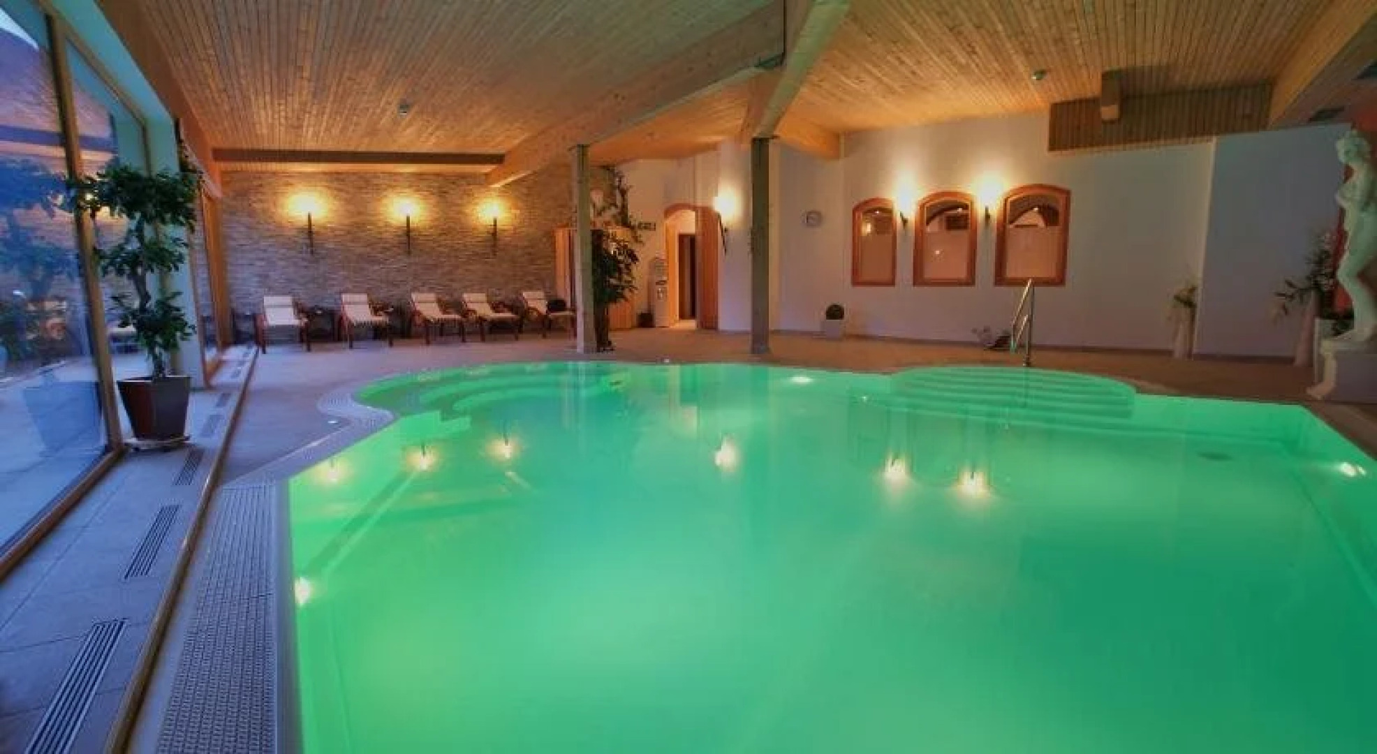 Bellaval Hotel & Restaurant