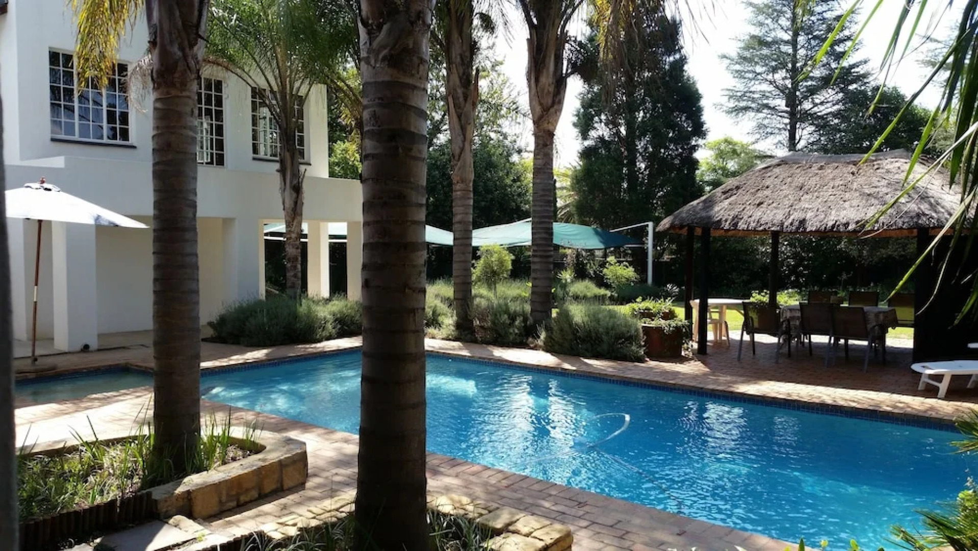 Six Valk Avenue Guest House