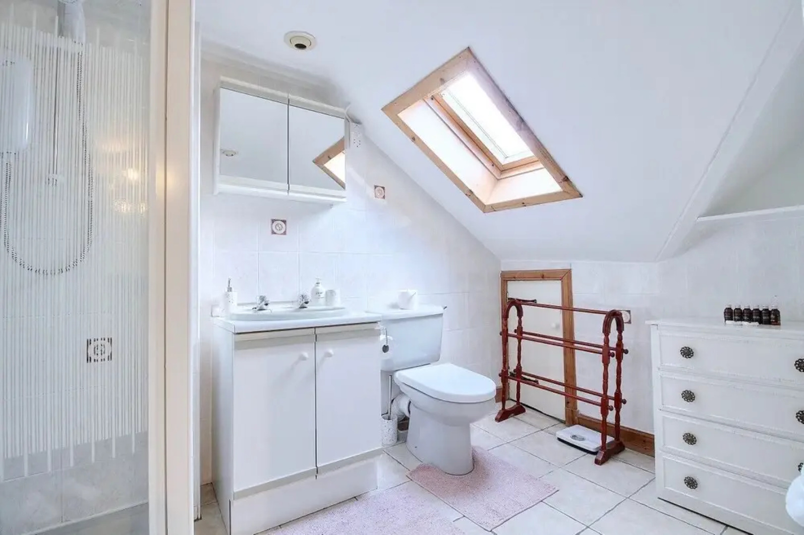 Duneira in Rhu With 7 Bedrooms and 4 Bathrooms