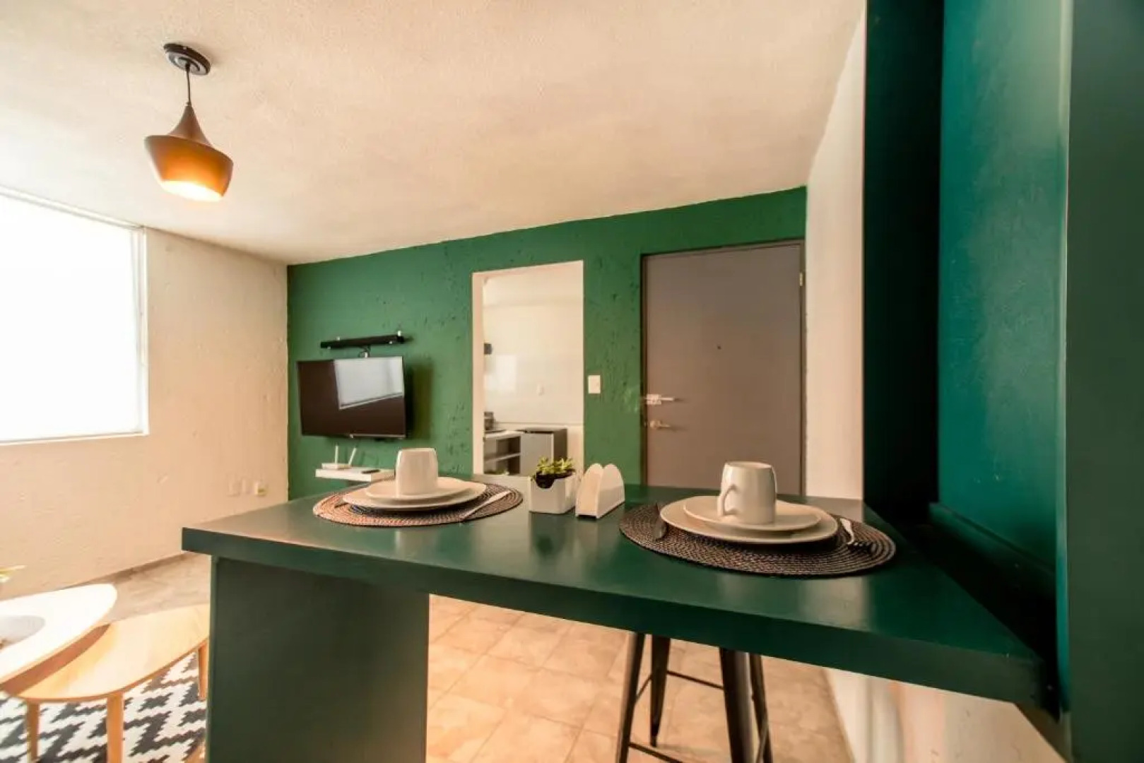 Depto. Hangar 4 col. Unidad Nacional Plaza Jalisco.