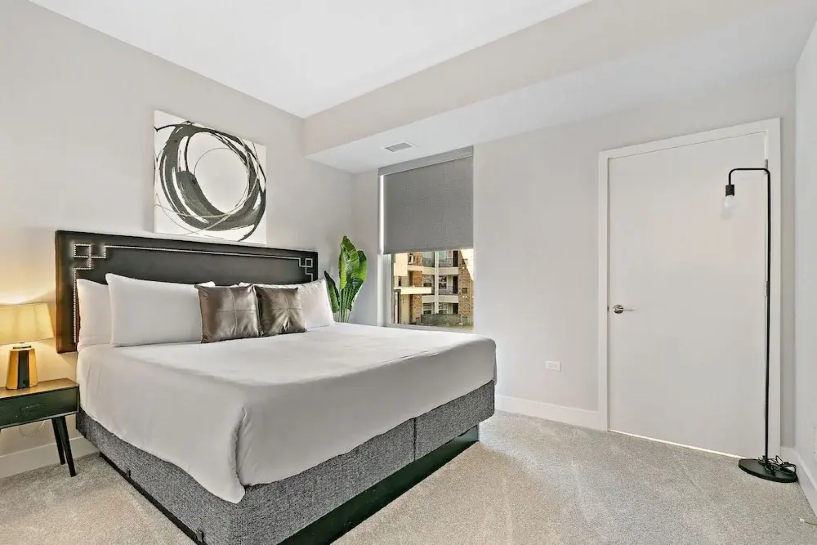 2BR Modern Living in Warrenville