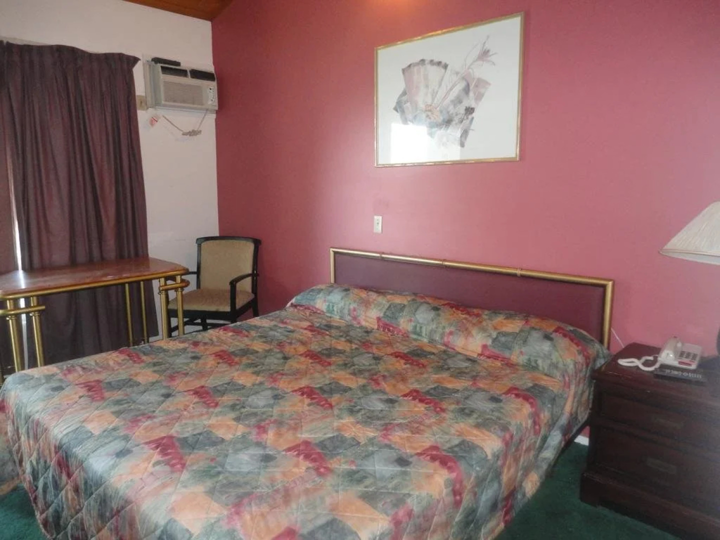 Airport Inn Lakeside